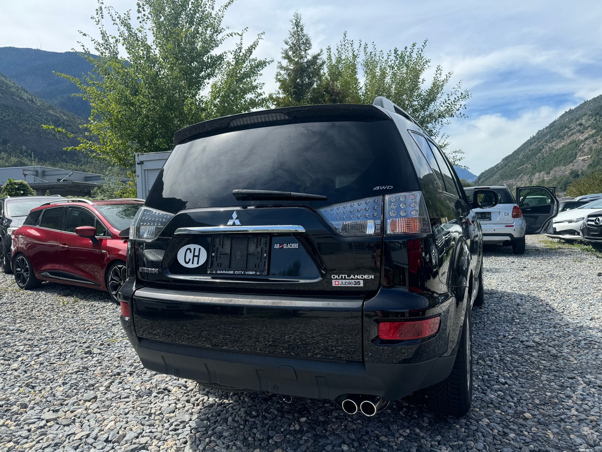 MITSUBISHI Outlander 2.2 DID Jubilé35 4WD-image-3