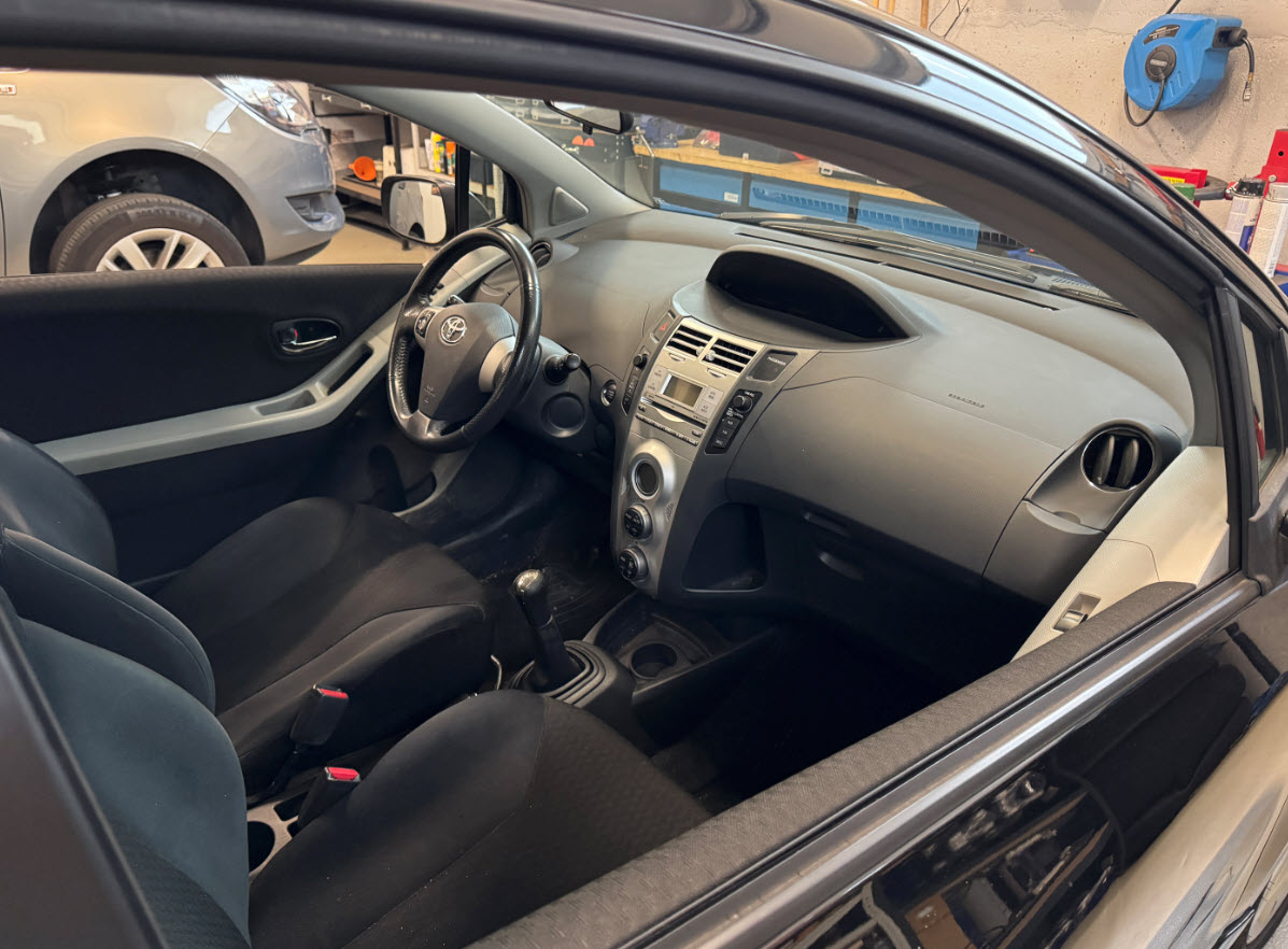 TOYOTA Yaris 1.8 TS-image-4