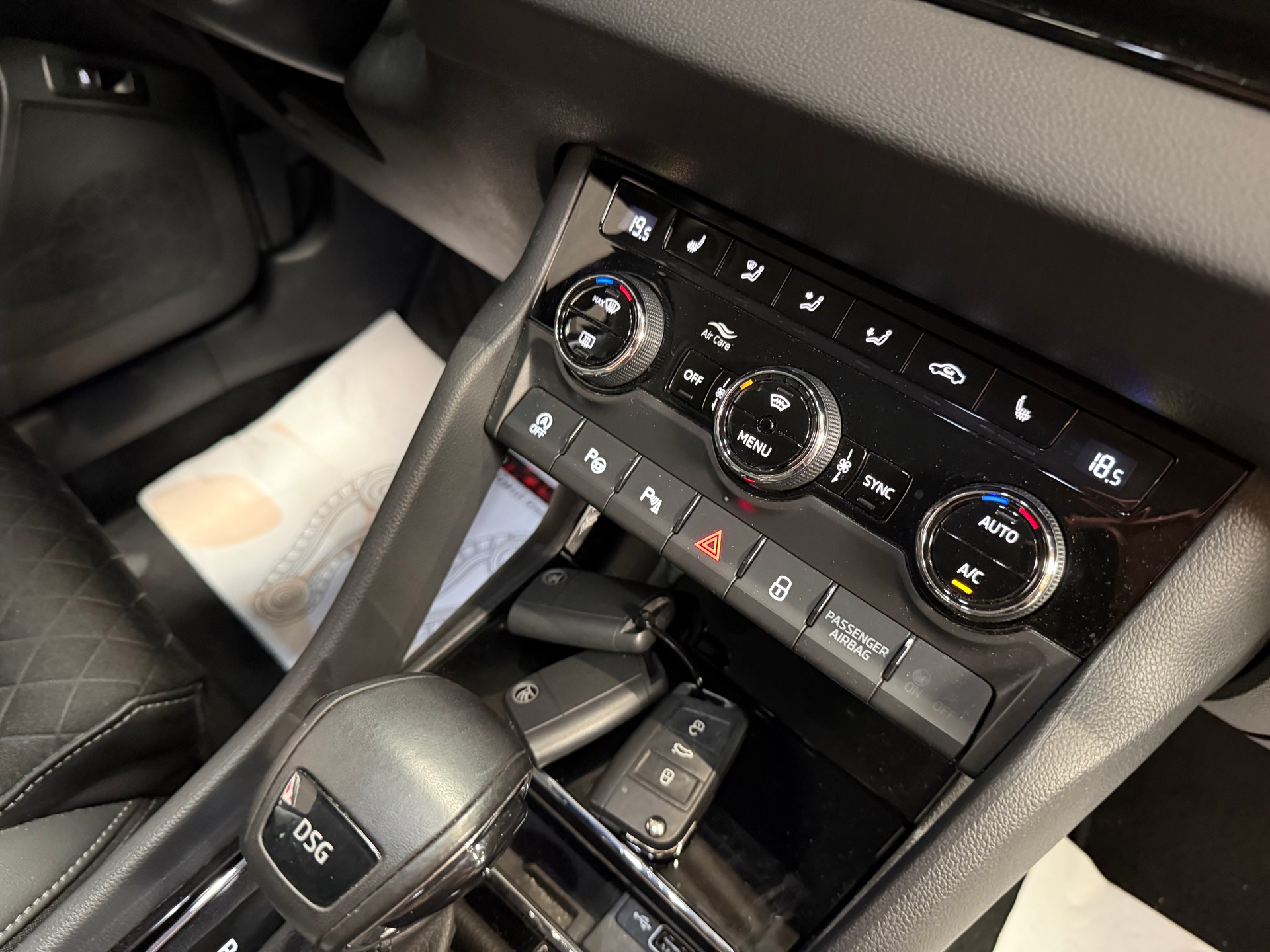 SKODA Karoq 1.5 TSI ACT SportLine DSG-image-14