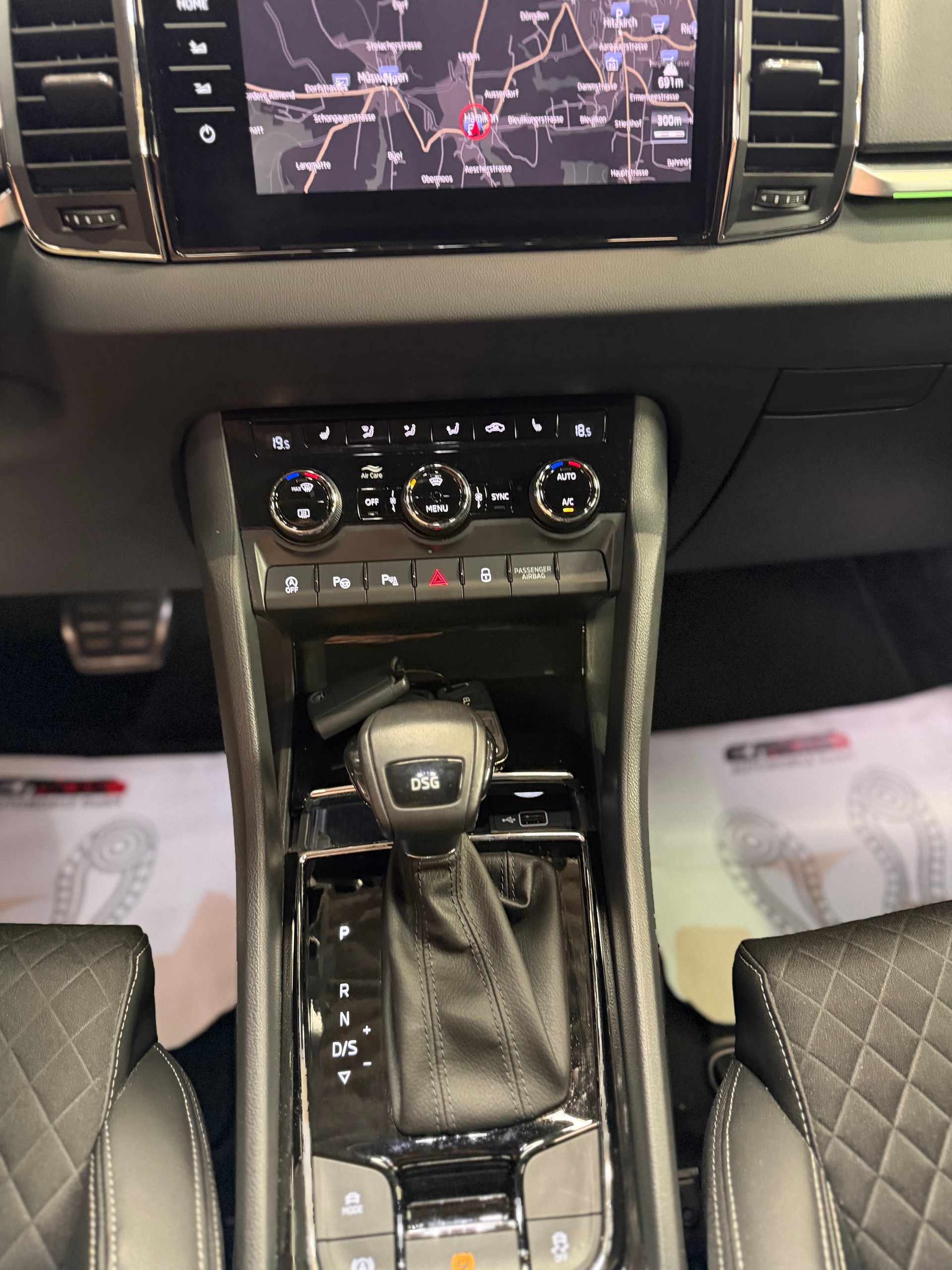 SKODA Karoq 1.5 TSI ACT SportLine DSG-image-12