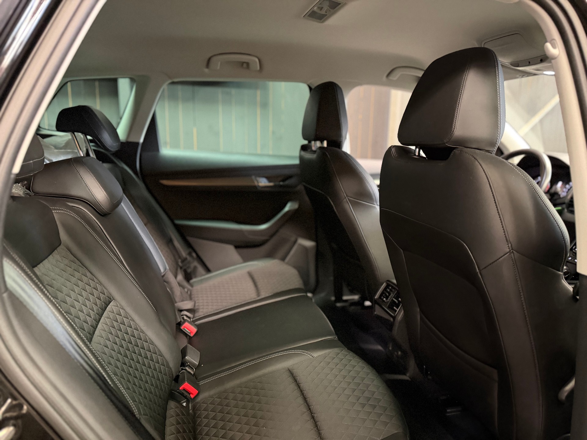 SKODA Karoq 1.5 TSI ACT SportLine DSG-image-10