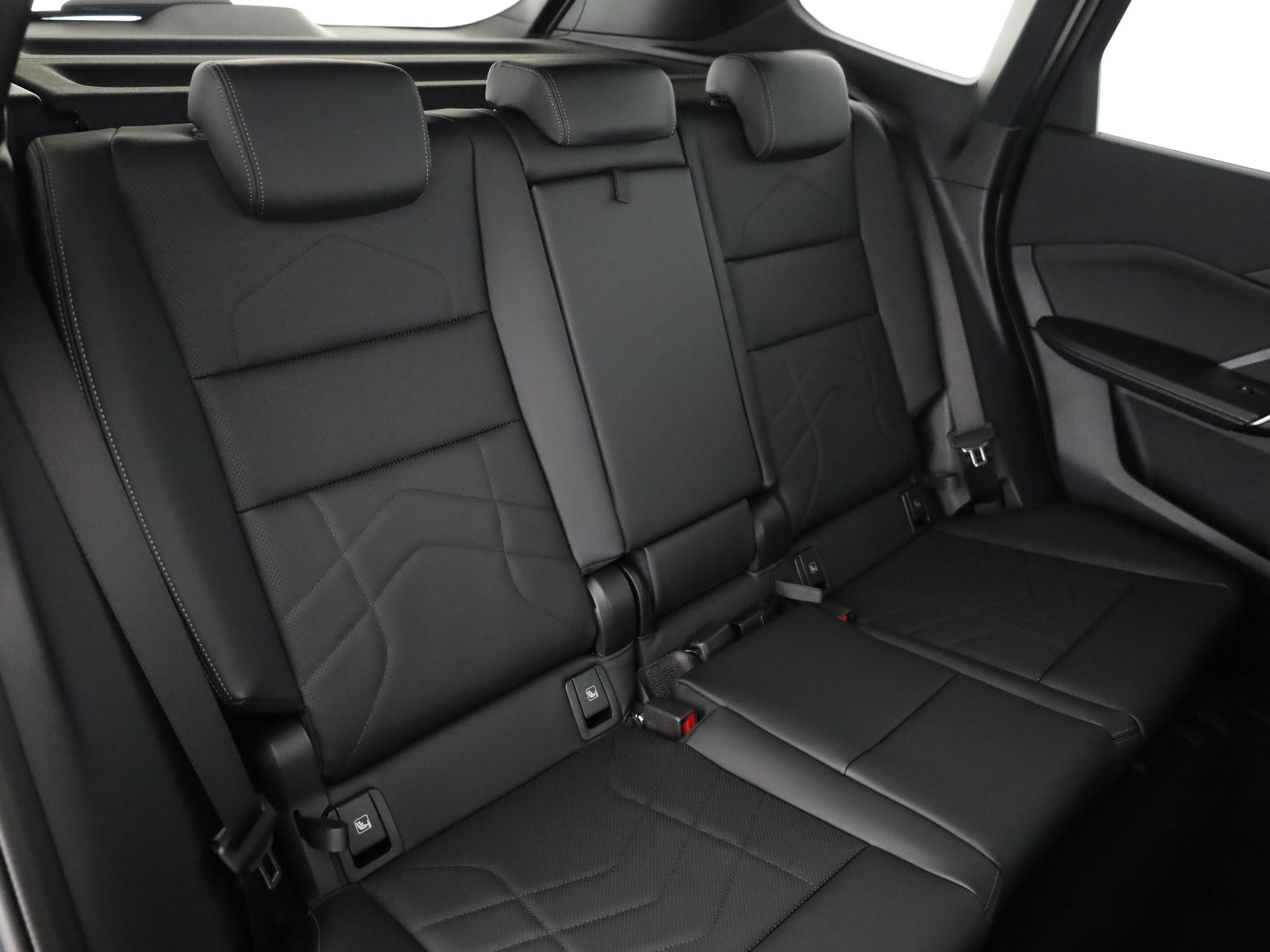 BMW X1 23i xDrive paddles-image-16
