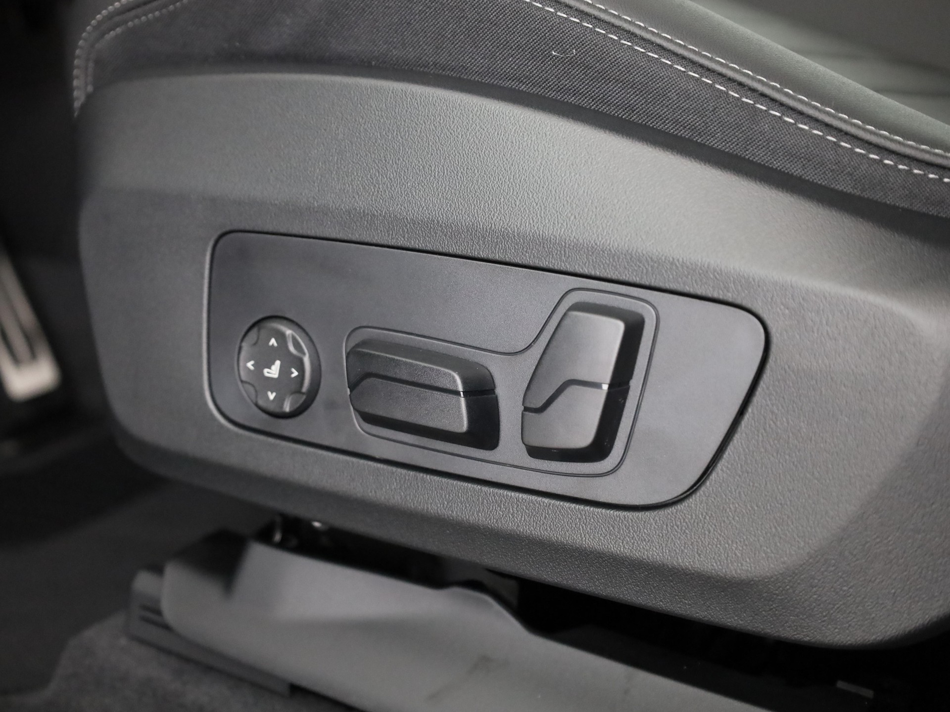 BMW X1 23i xDrive paddles-image-13