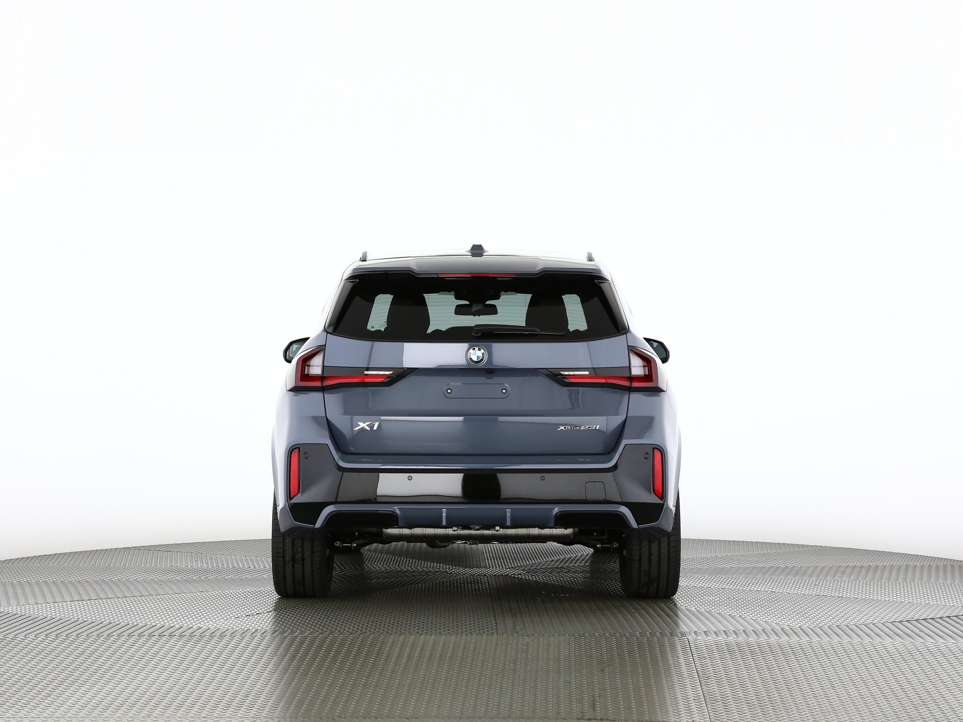 BMW X1 23i xDrive paddles-image-3