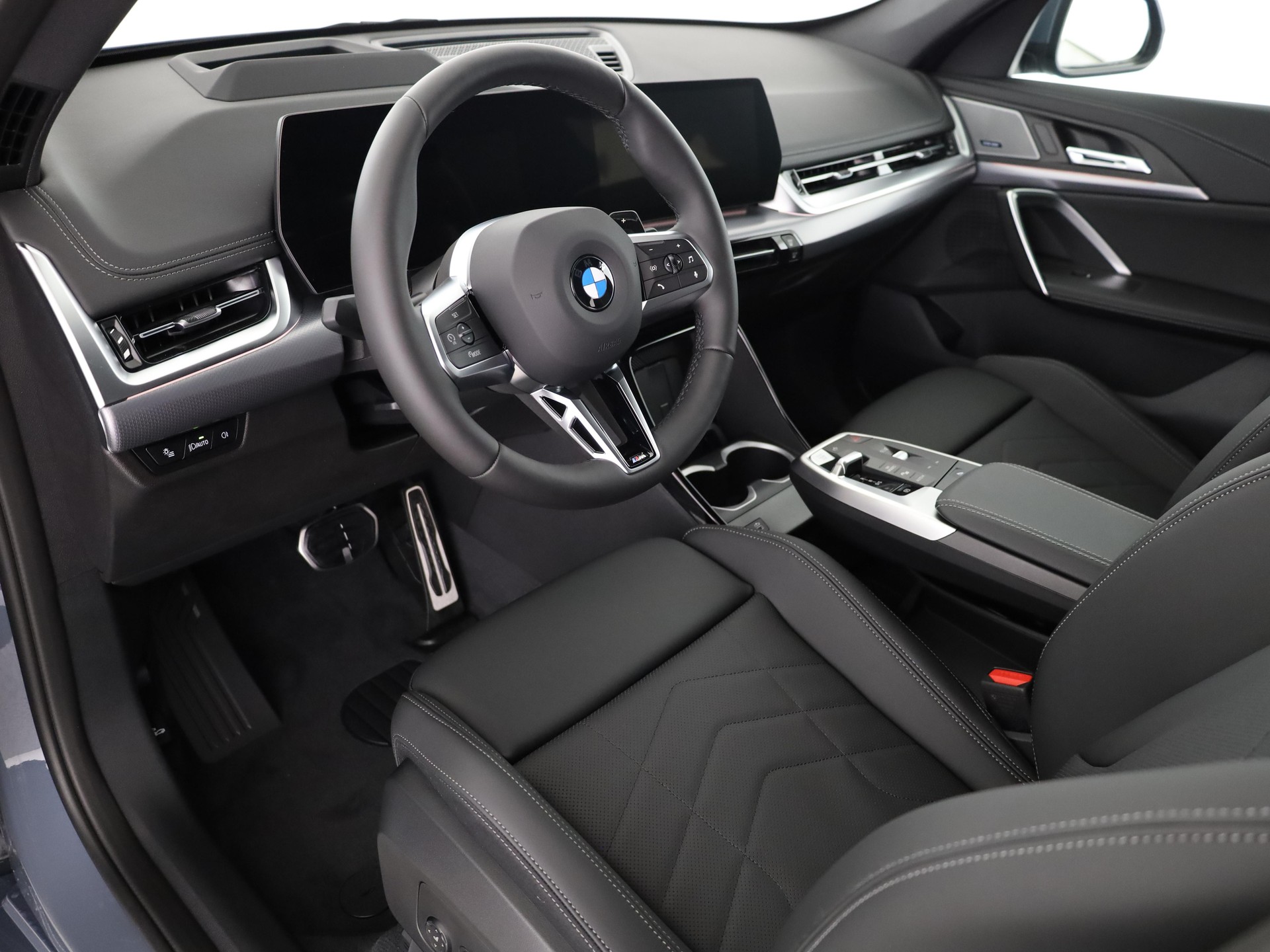 BMW X1 23i xDrive paddles-image-12