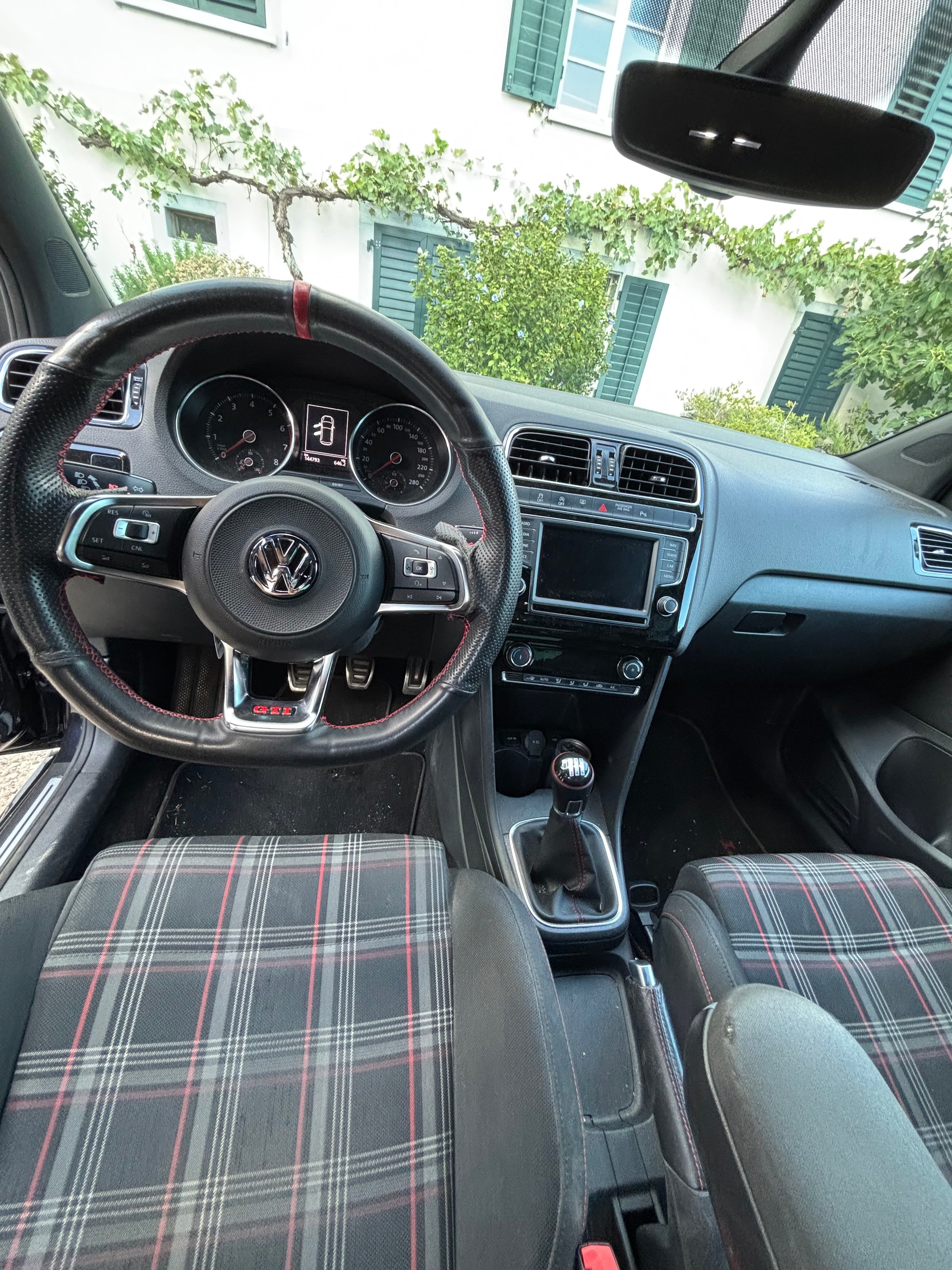 VW 1.8 TSI GTI-image-4