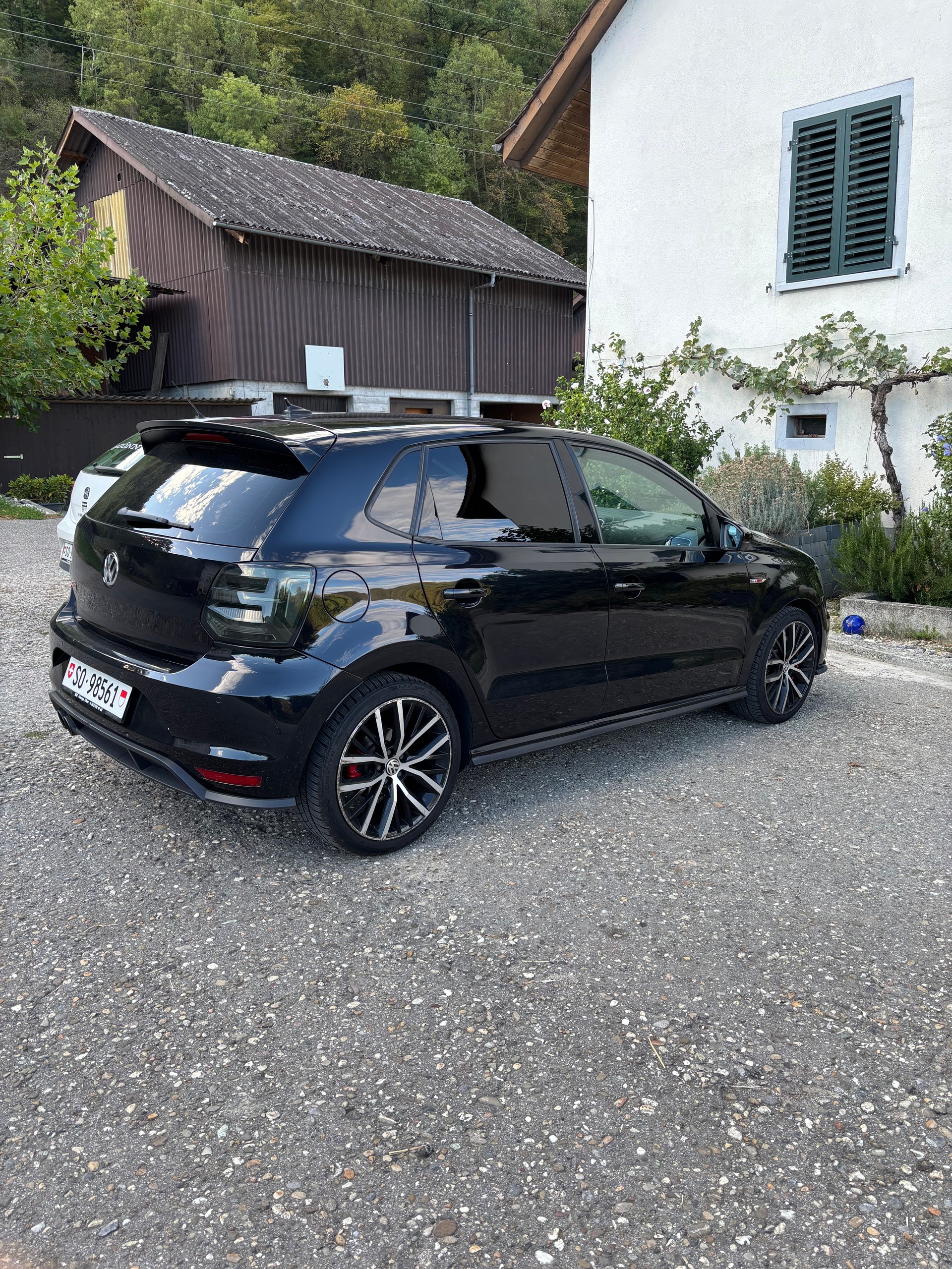 VW 1.8 TSI GTI-image-1