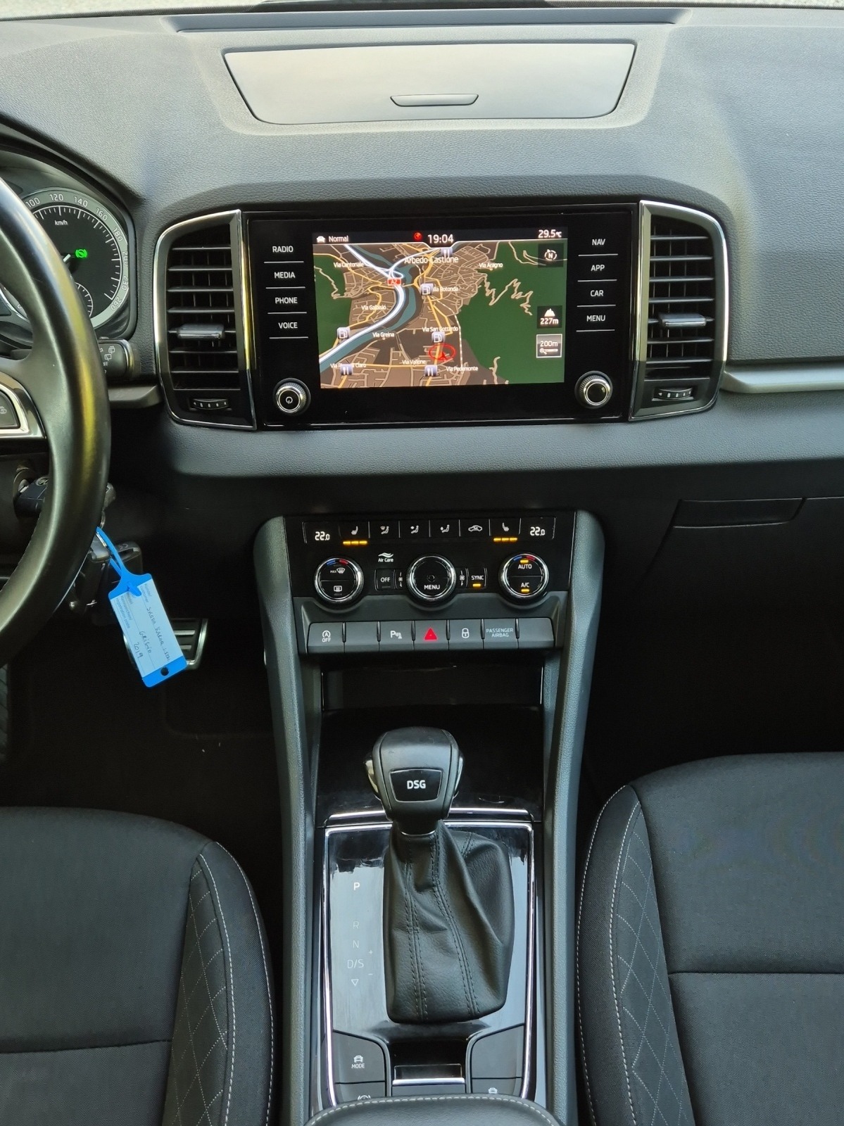 SKODA Karoq 1.5 TSI ACT Ambition DSG-image-12