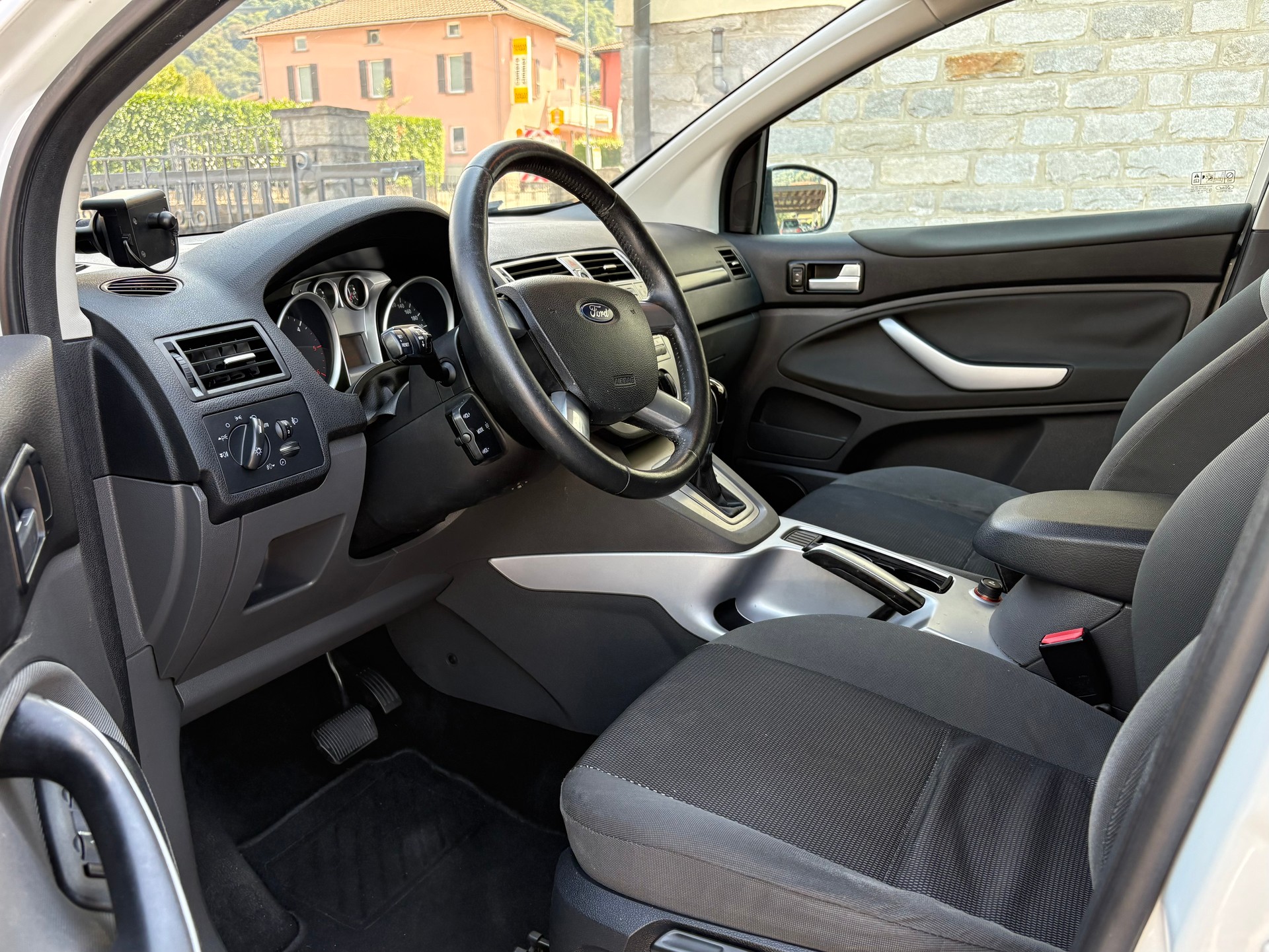 FORD Kuga 2.0 TDCi Carving 4WD PowerShift-image-8