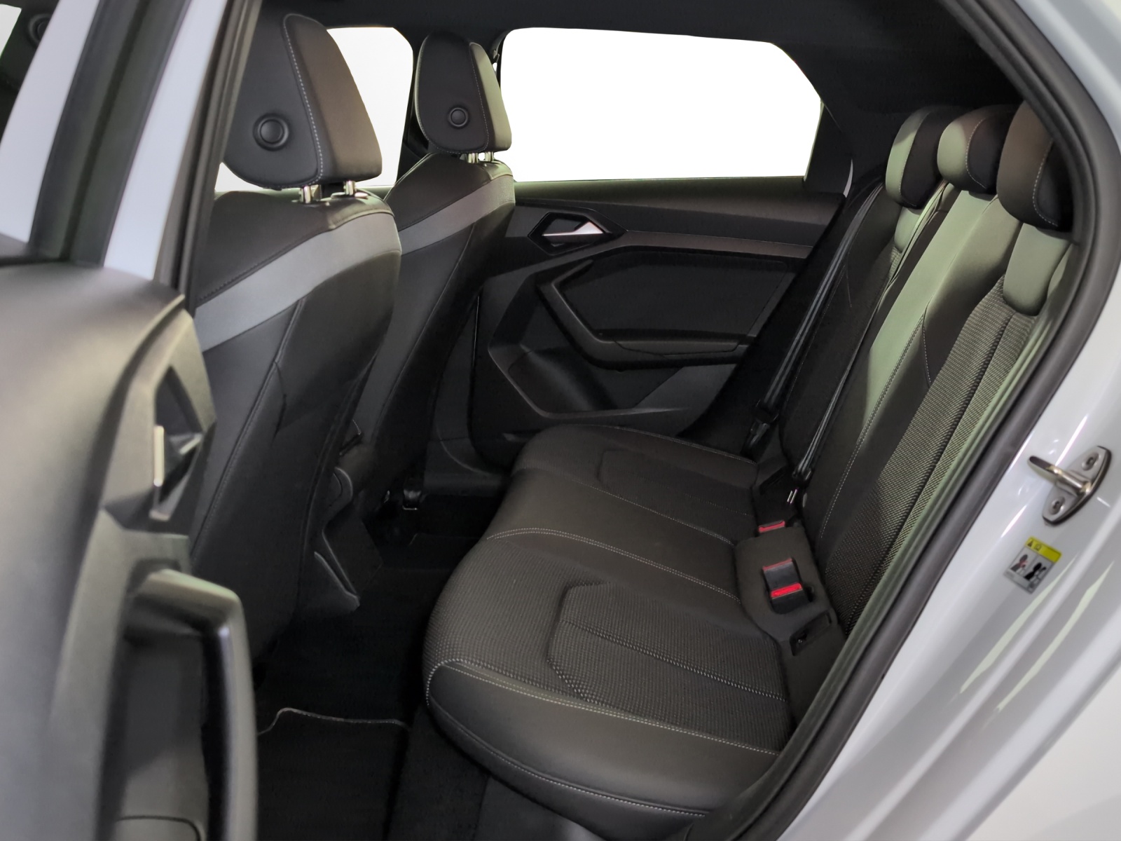 AUDI A1 Sportback 30 TFSI Attraction-image-7