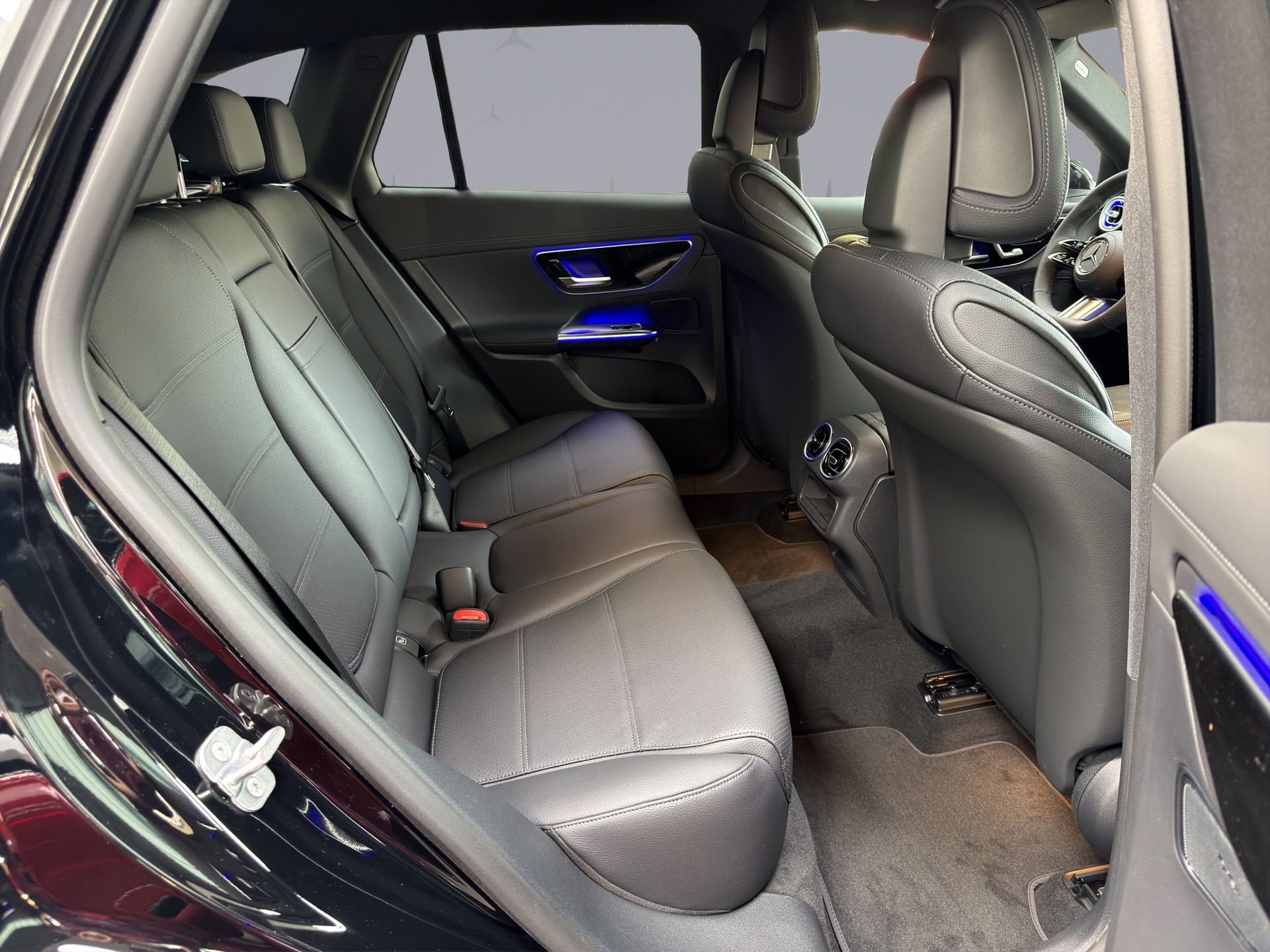 MERCEDES-BENZ GLC 220 d AMG Line 4matic-image-13