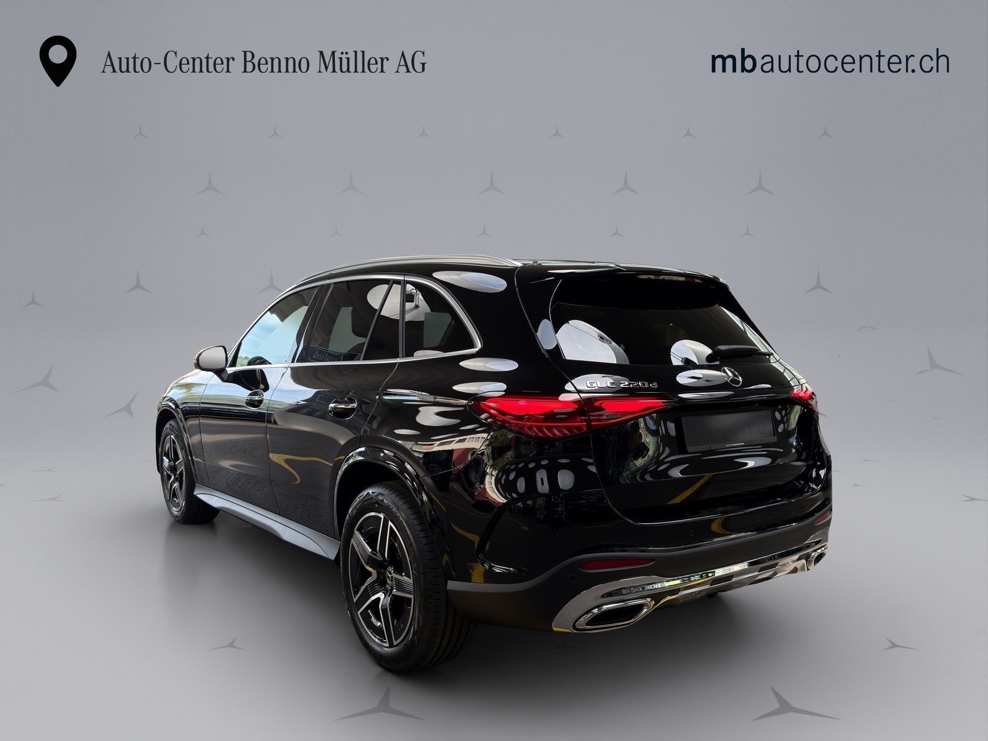 MERCEDES-BENZ GLC 220 d AMG Line 4matic-image-3