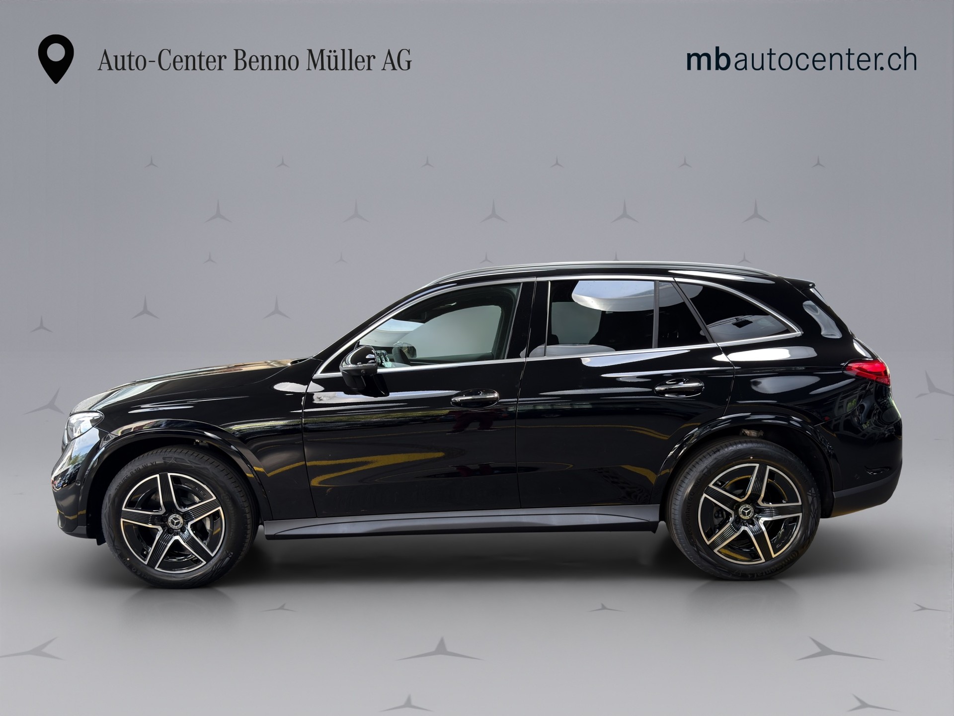 MERCEDES-BENZ GLC 220 d AMG Line 4matic-image-2