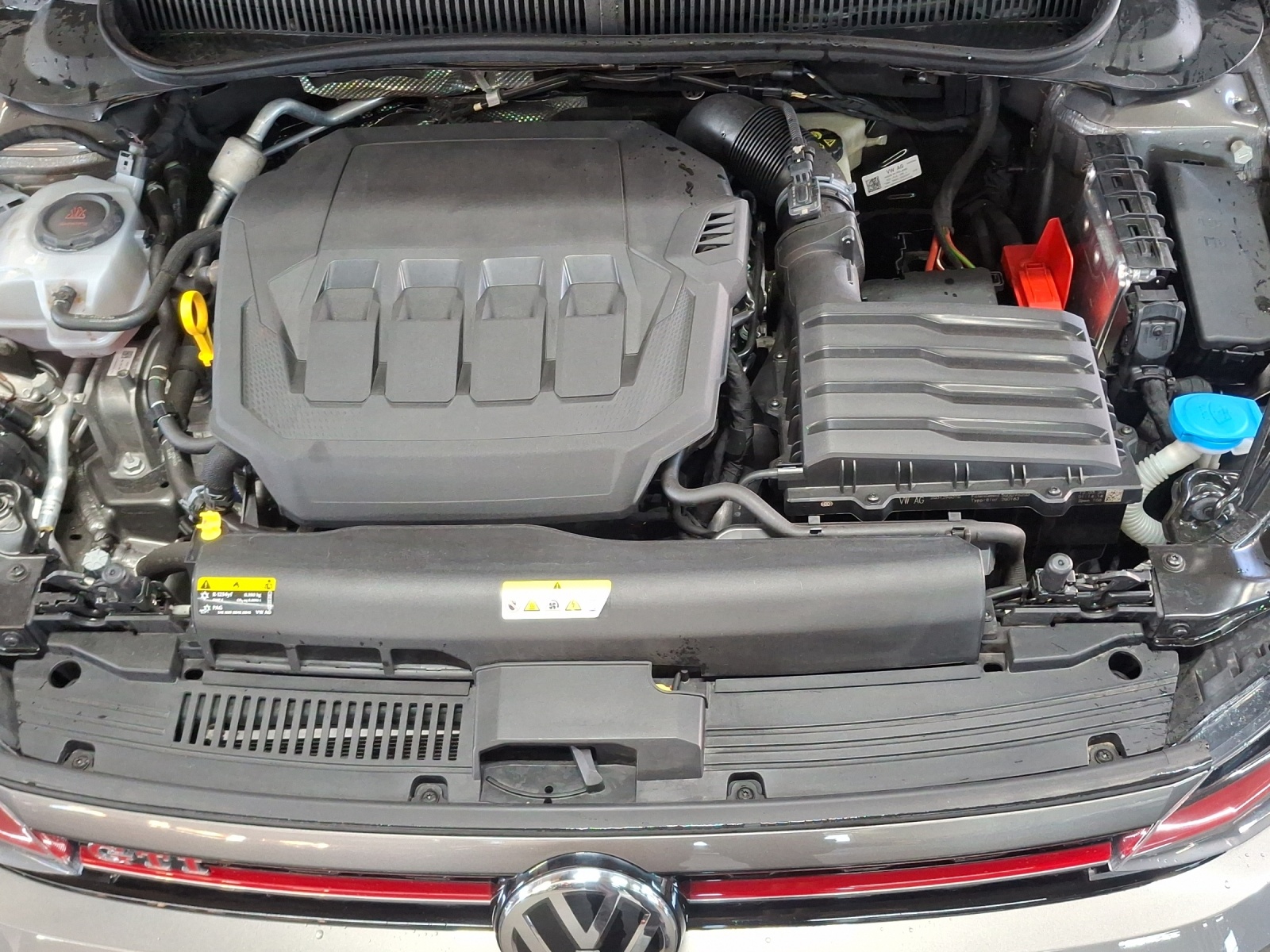 VW Polo 2.0 TSI GTI DSG-image-13