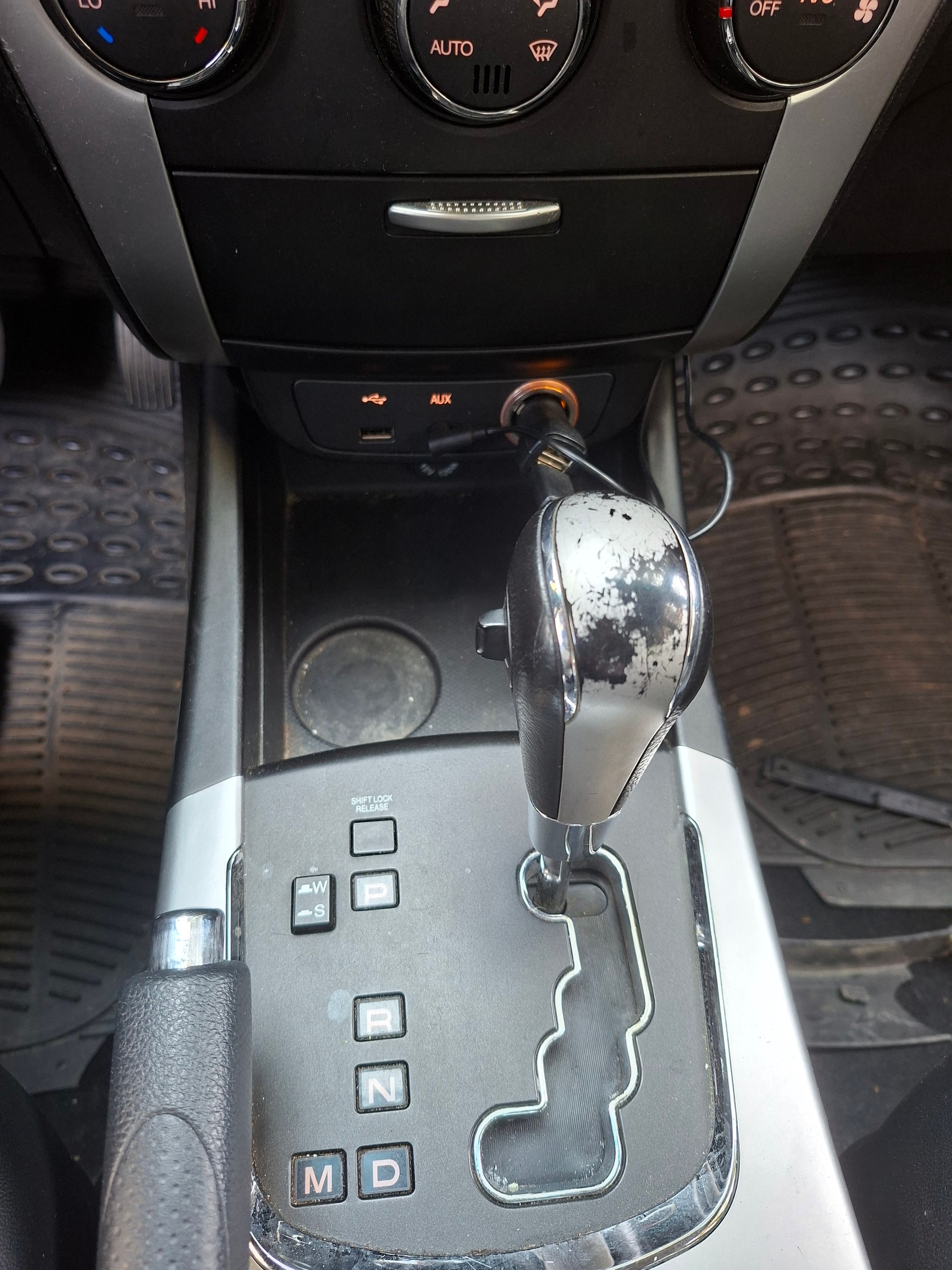 KGM-SsangYong Korando 2.0 e-XDI White Edition 4WD Automatic-image-8