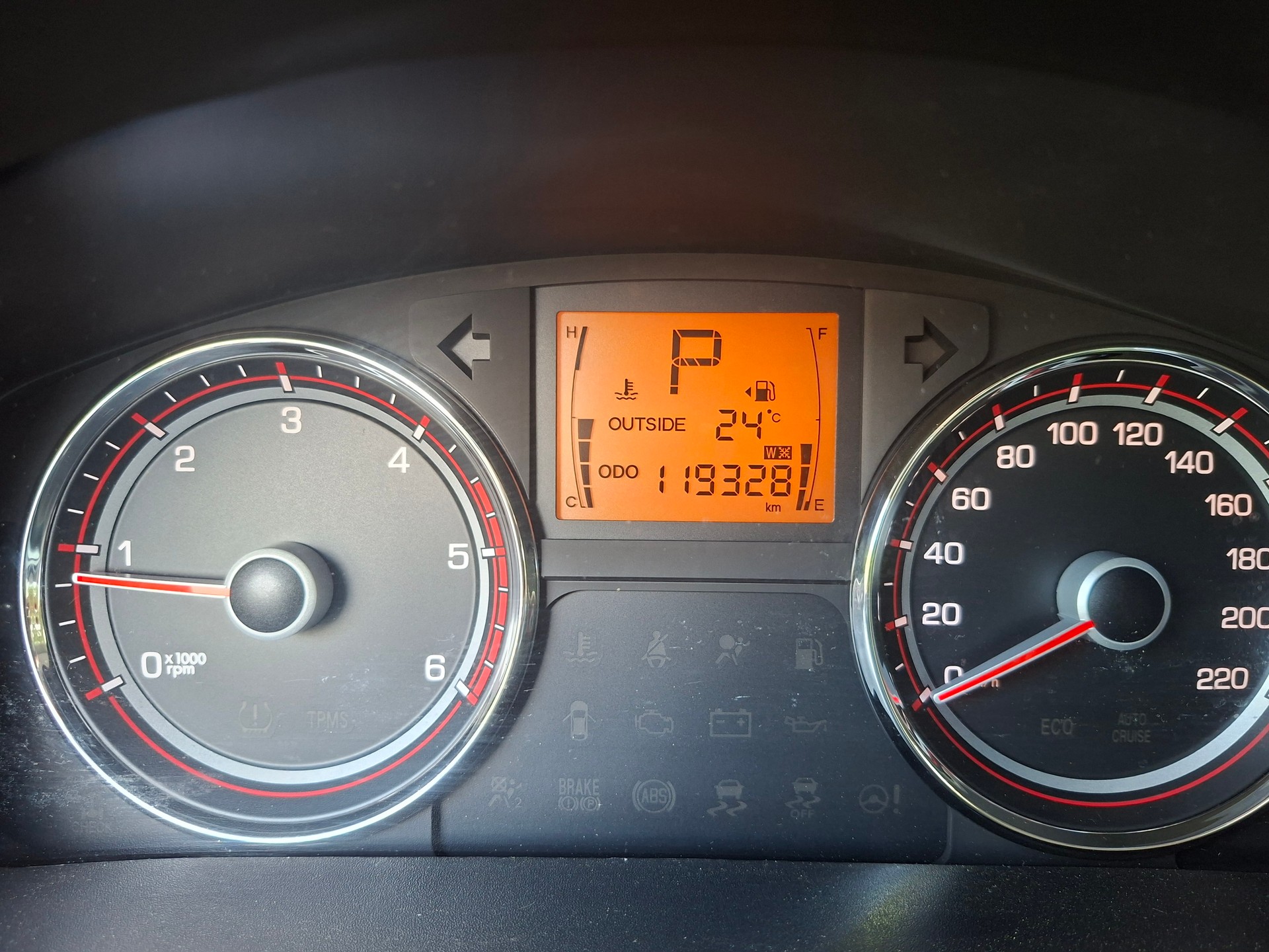 KGM-SsangYong Korando 2.0 e-XDI White Edition 4WD Automatic-image-9