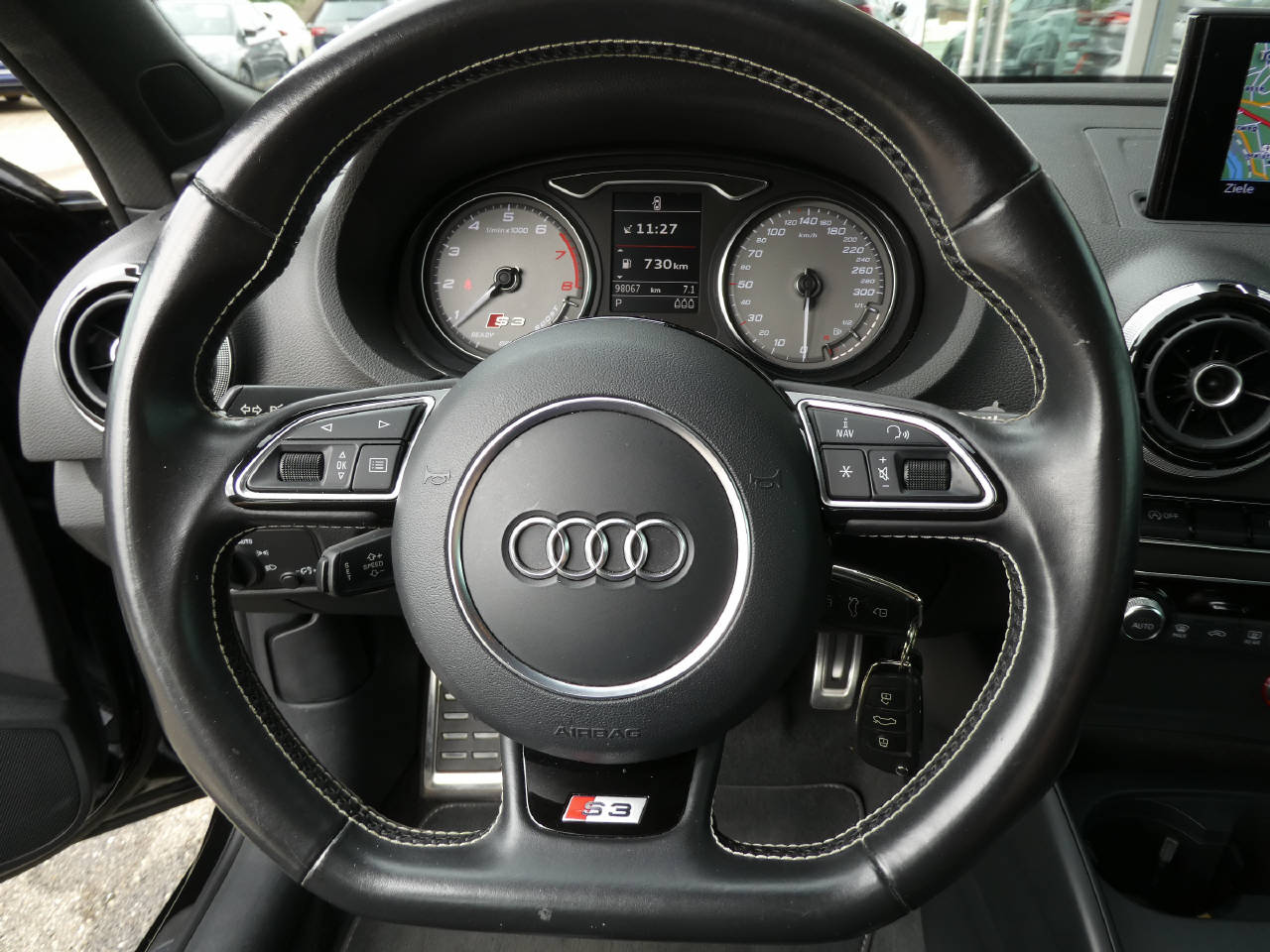 AUDI S3 Sportback 2.0 T FSI quattro S-Tronic-image-11