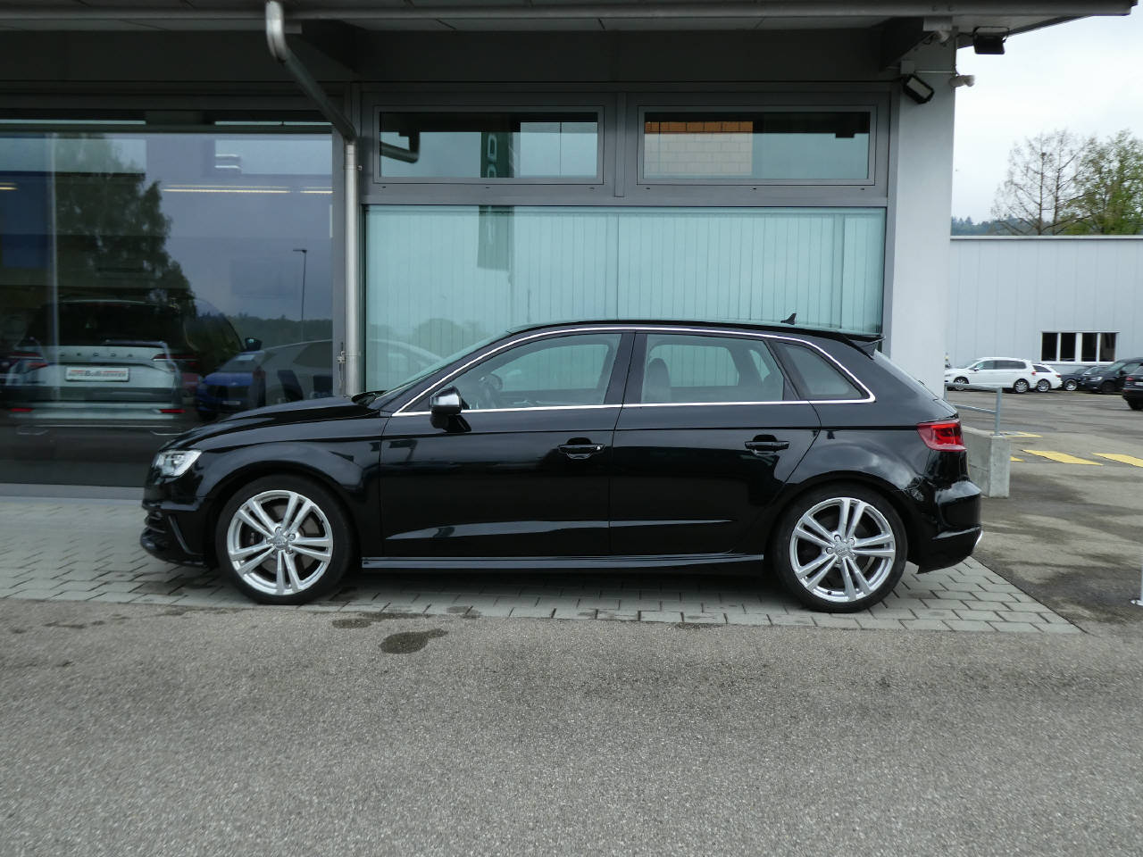 AUDI S3 Sportback 2.0 T FSI quattro S-Tronic-image-7