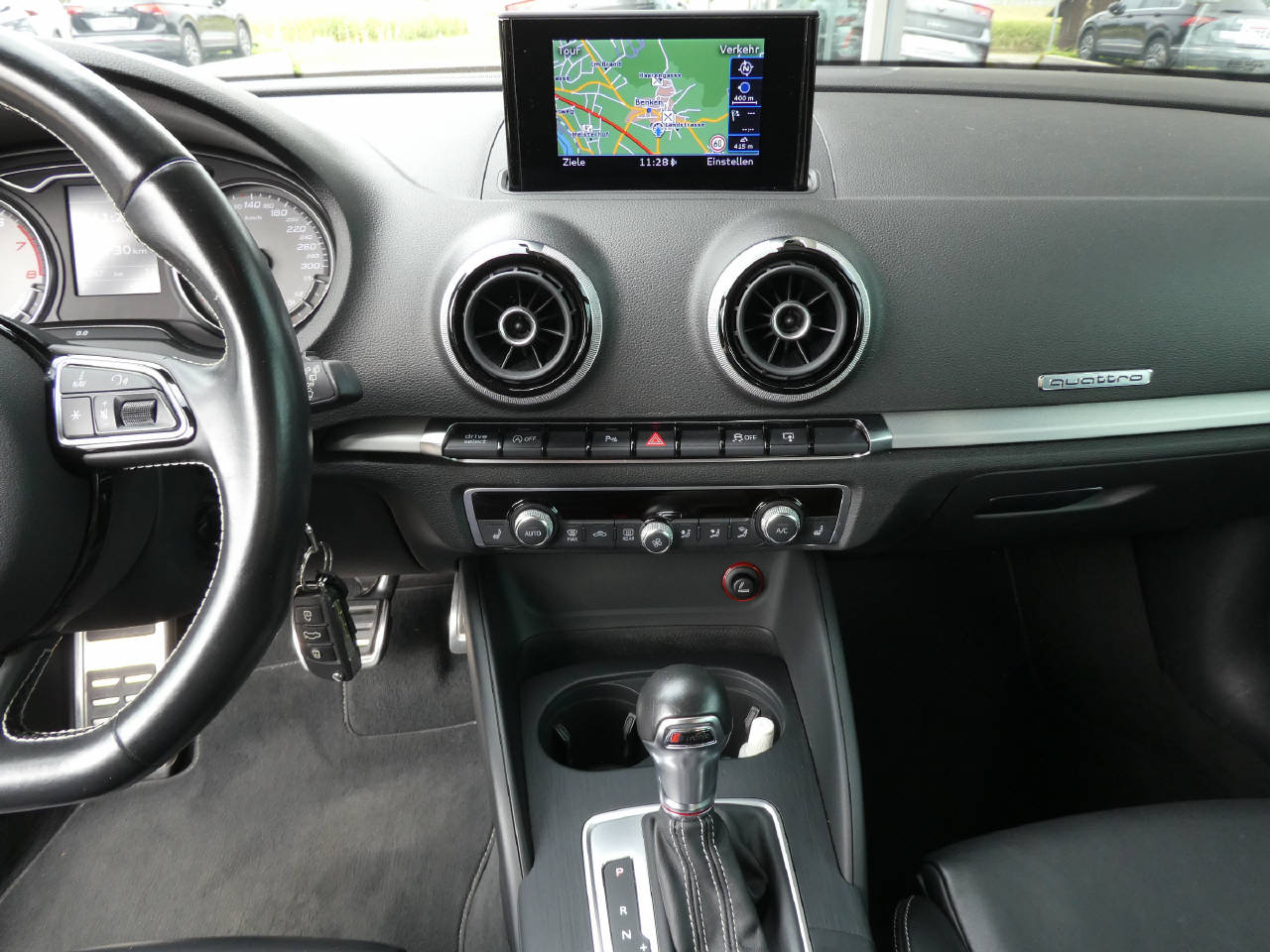 AUDI S3 Sportback 2.0 T FSI quattro S-Tronic-image-12