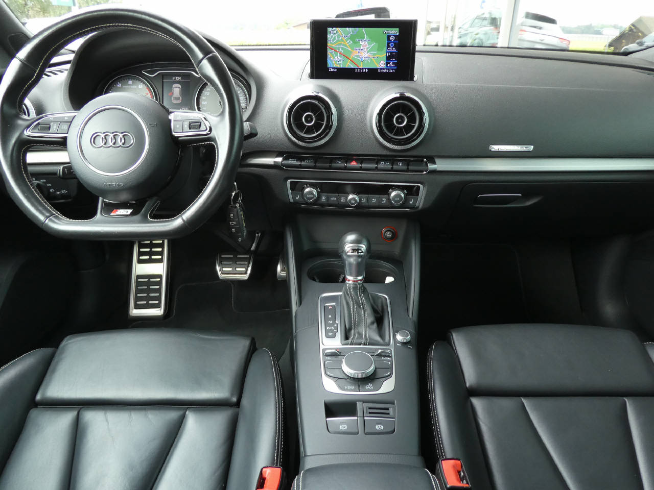 AUDI S3 Sportback 2.0 T FSI quattro S-Tronic-image-13