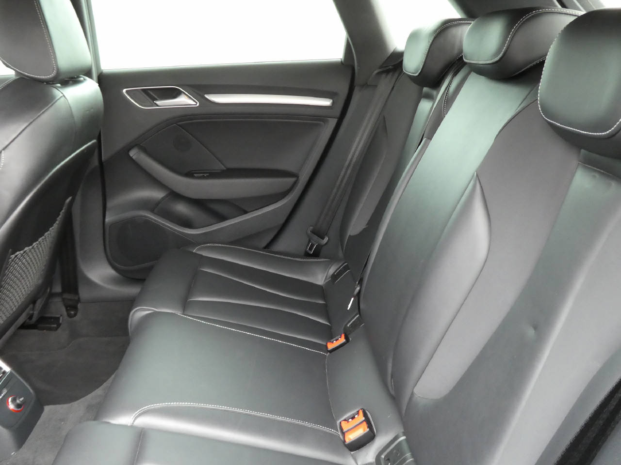 AUDI S3 Sportback 2.0 T FSI quattro S-Tronic-image-10