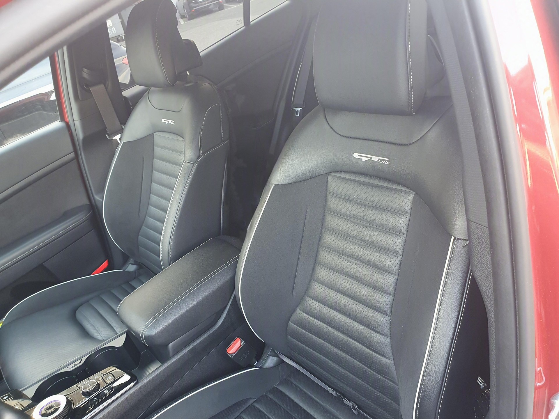 KIA 1.6 T-GDi PHEV GT-Line-image-4