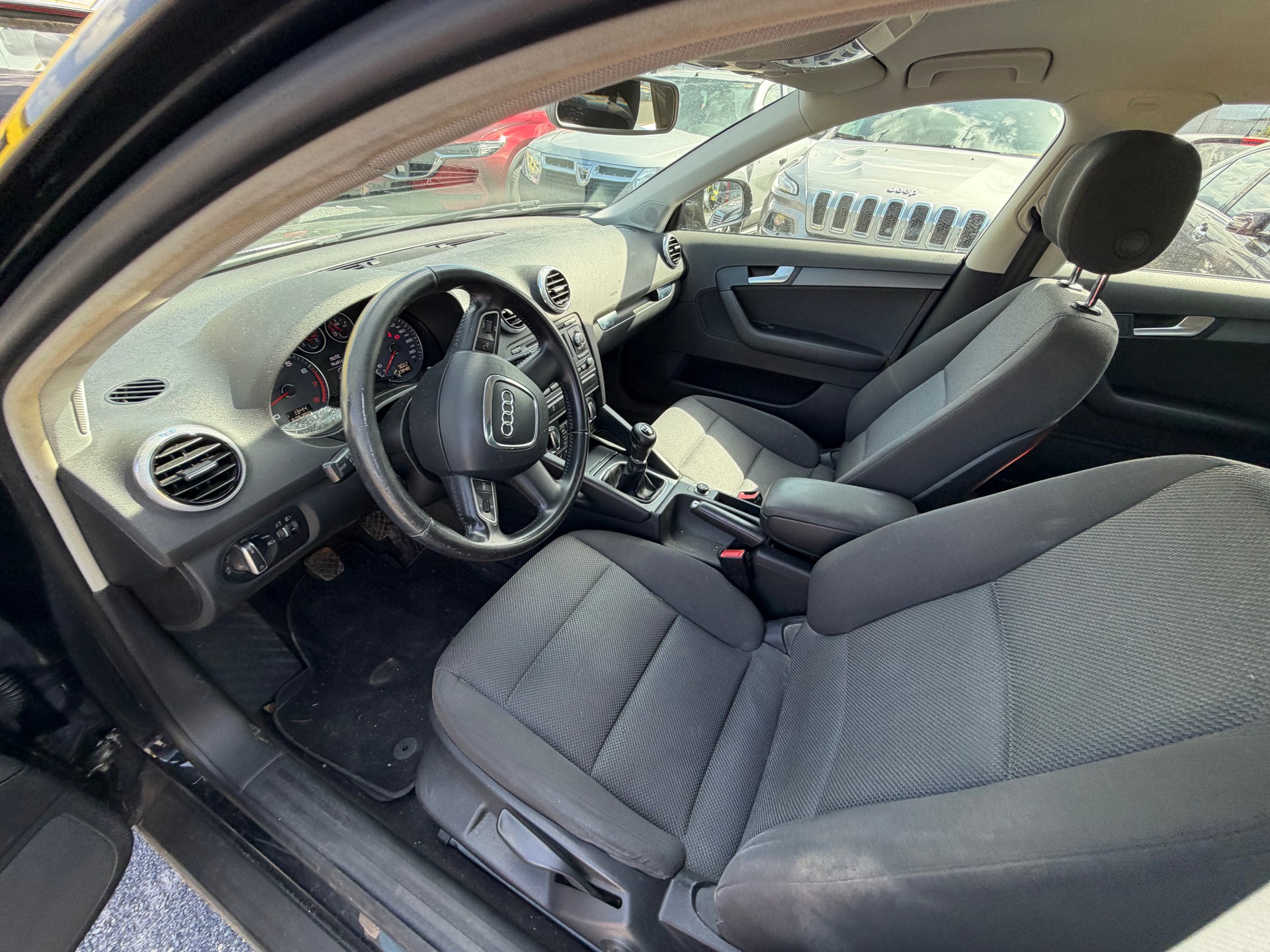 AUDI A3 Sportback 1.4 TFSI Ambition-image-9
