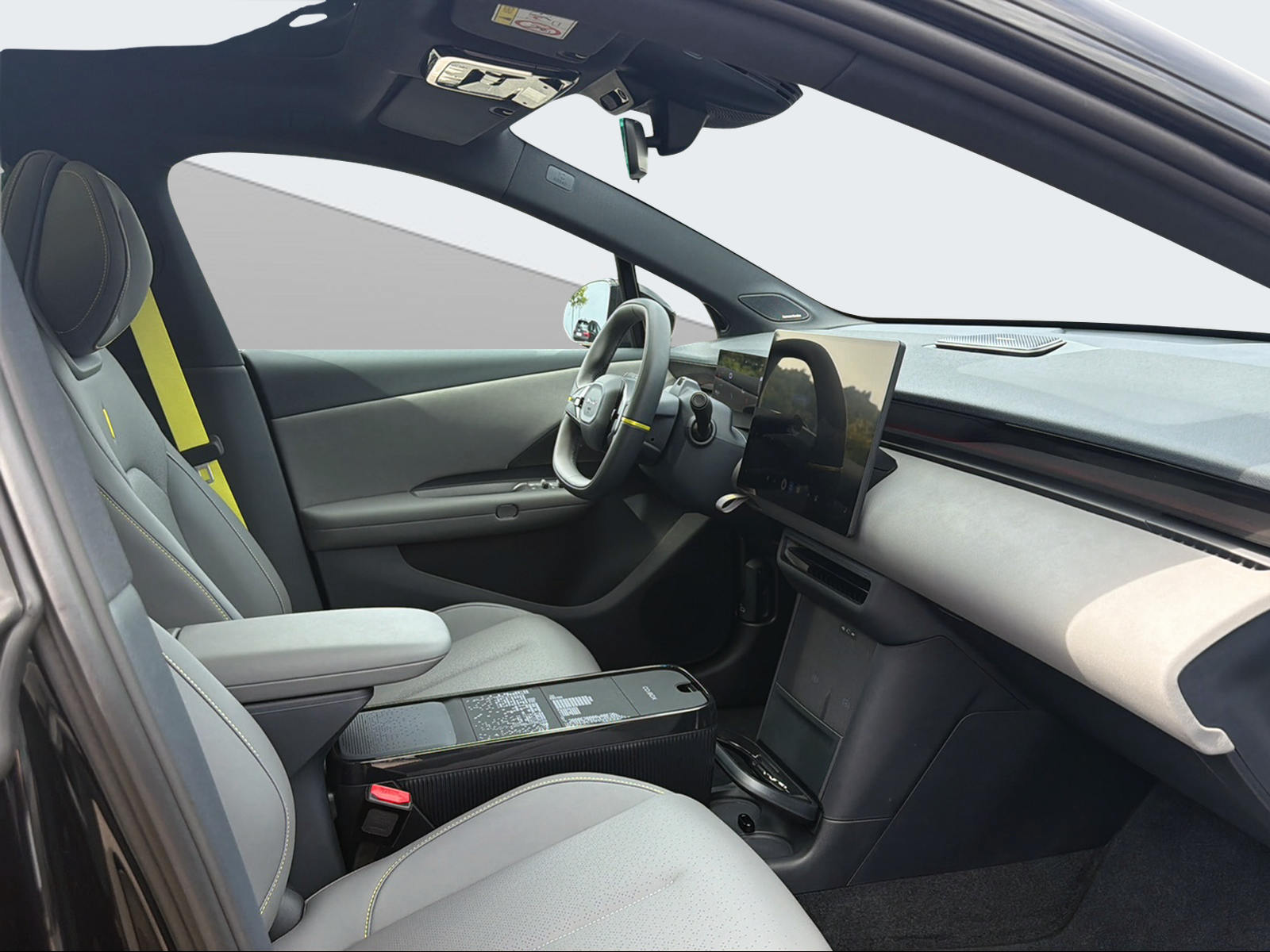 LYNK & CO 02 More-image-13