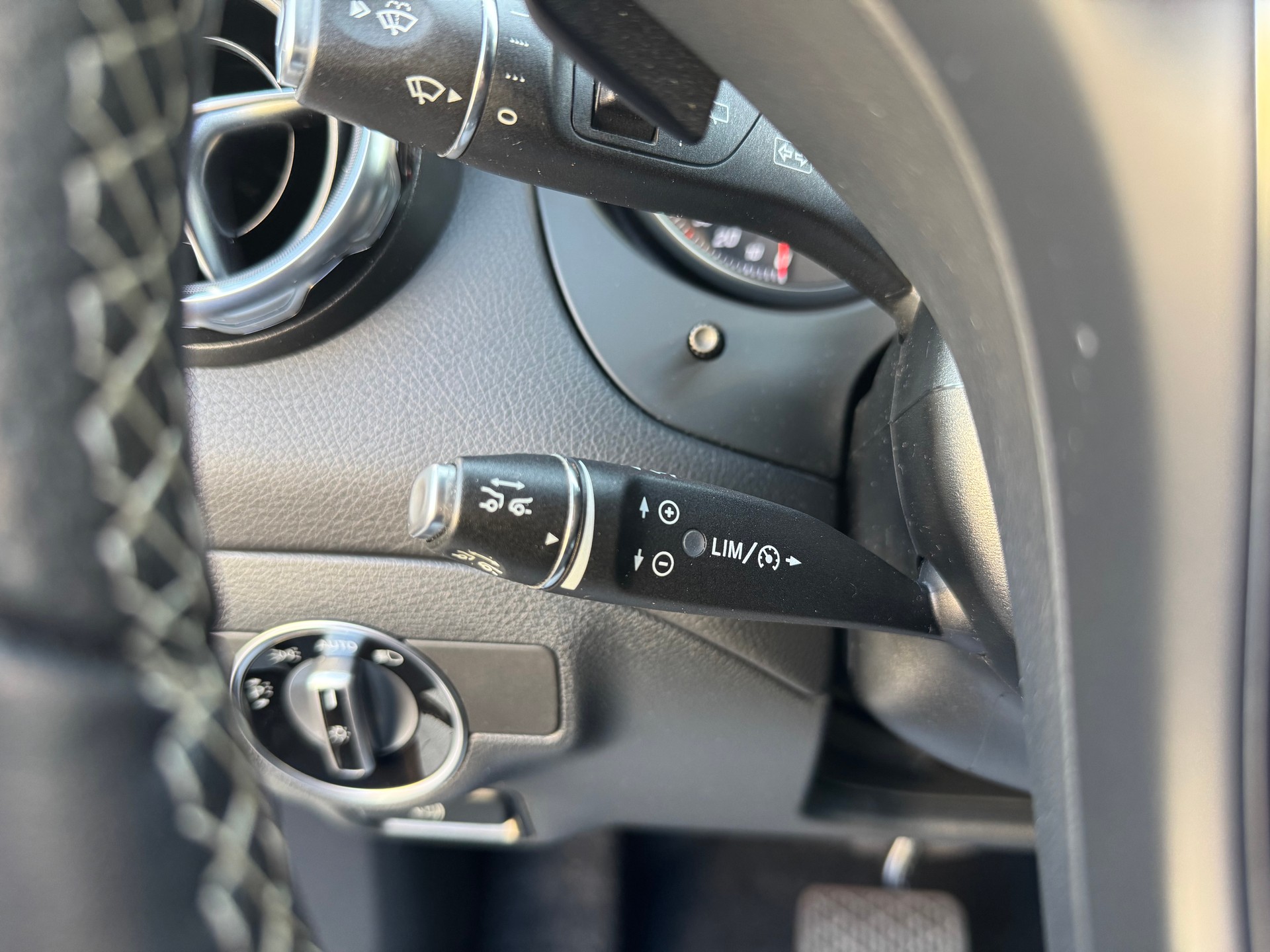 MERCEDES-BENZ GLA 200 Night Star 7G-DCT-image-17