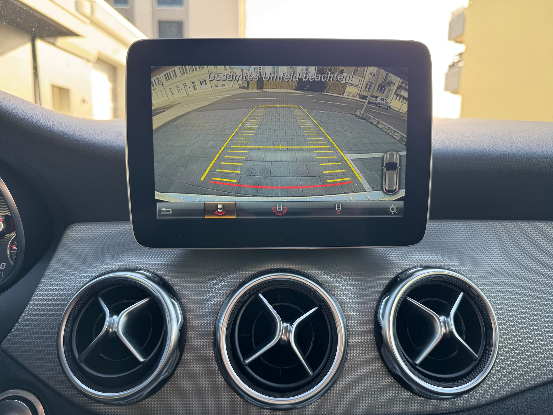 MERCEDES-BENZ GLA 200 Night Star 7G-DCT-image-15
