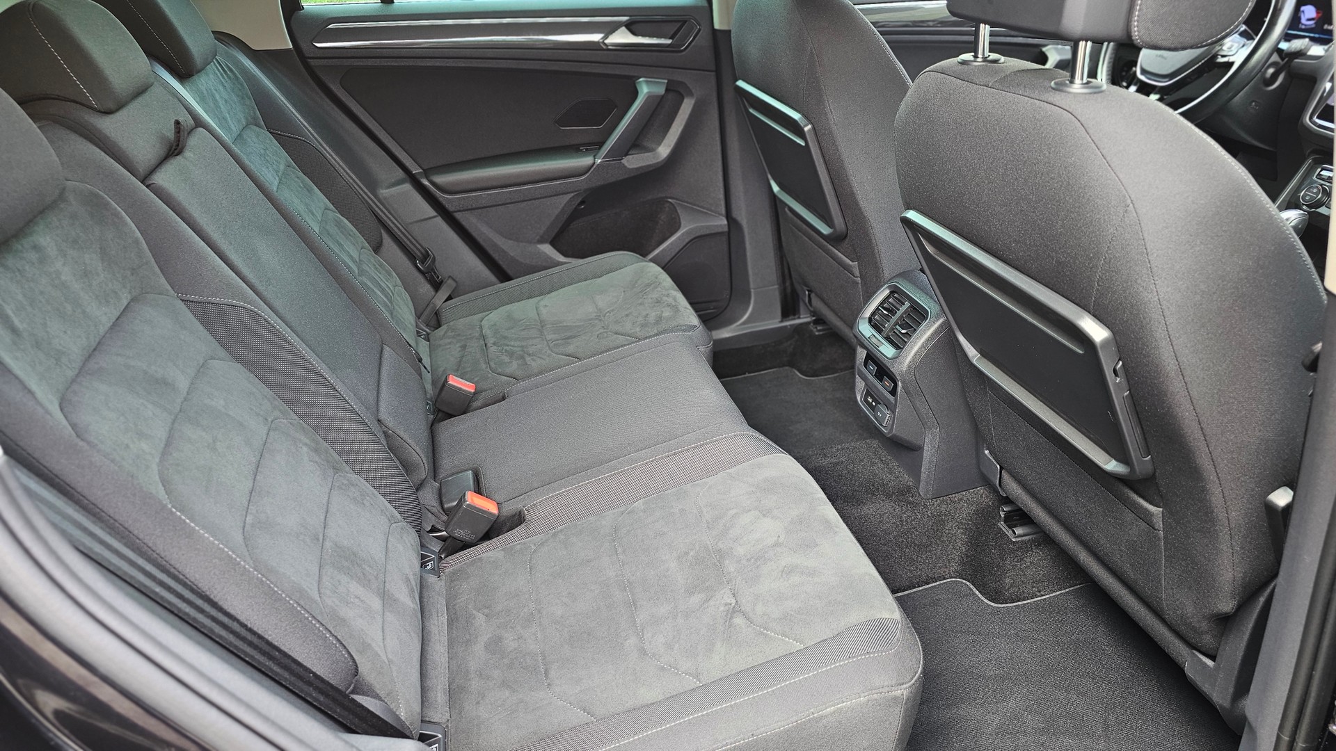 VW Tiguan 2.0TSI Highline 4Motion DSG-image-12