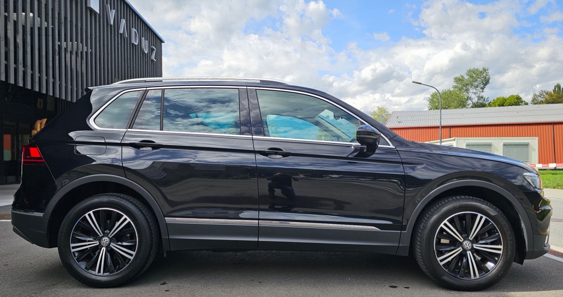 VW Tiguan 2.0TSI Highline 4Motion DSG-image-4