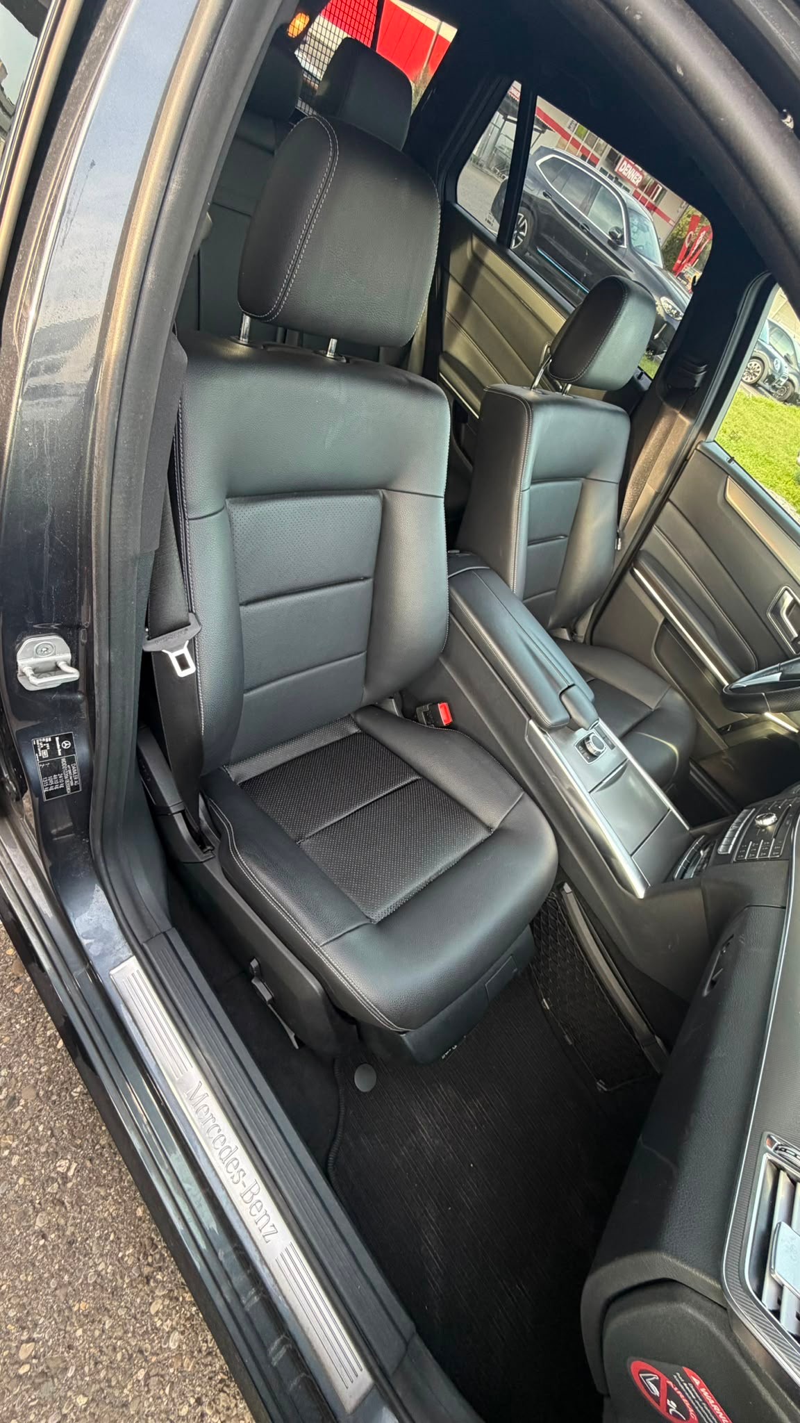 MERCEDES-BENZ E 200 BlueTEC Avantgarde 7G-Tronic-image-13