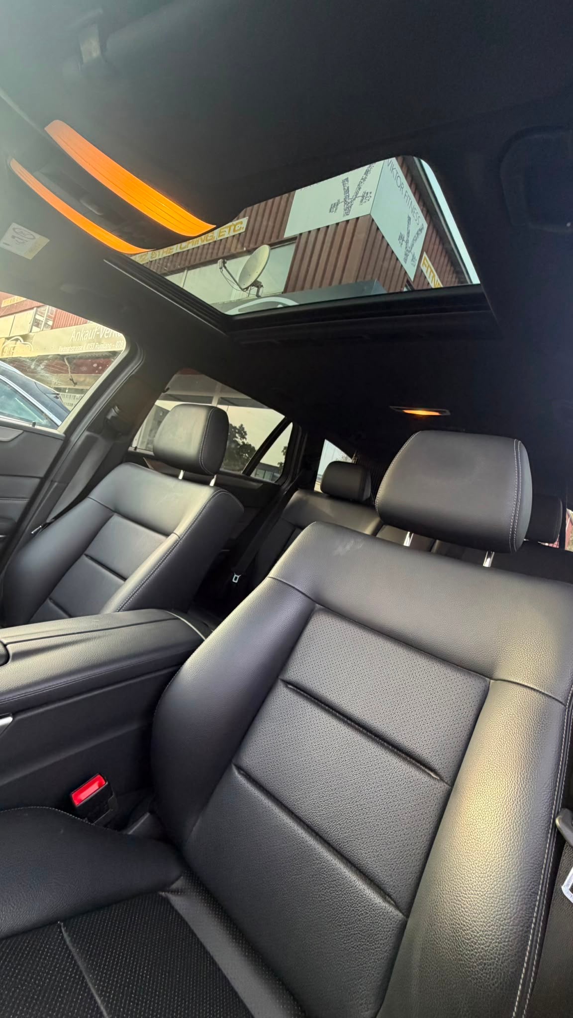 MERCEDES-BENZ E 200 BlueTEC Avantgarde 7G-Tronic-image-11
