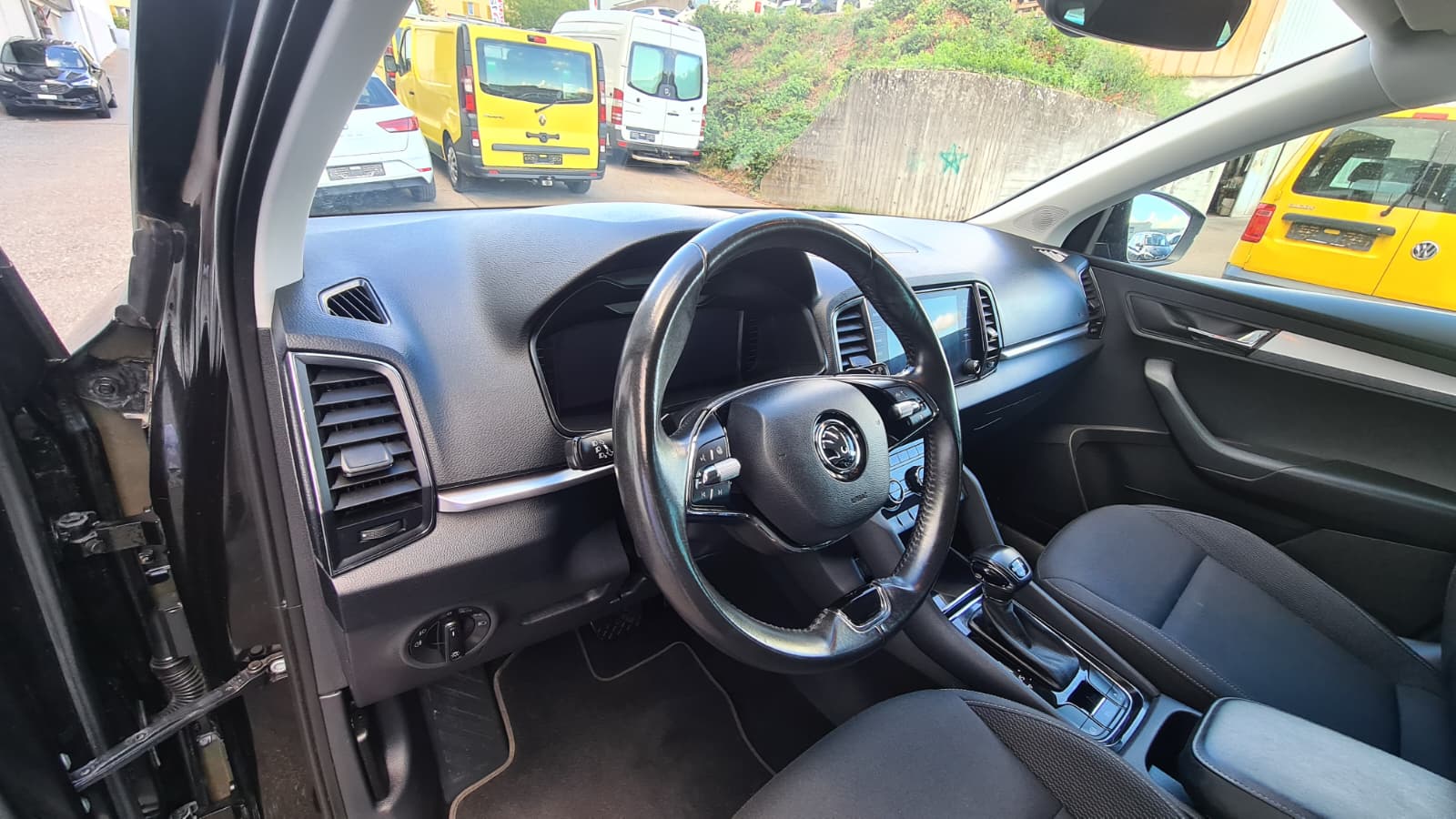 SKODA Karoq 2.0 TDI CR Ambition 4x4 DSG ** Gr-Navi ** RF-Kamera ** Anh-Kupplung ** Lenkradheizung ** Neues Modell 2022 **-image-16