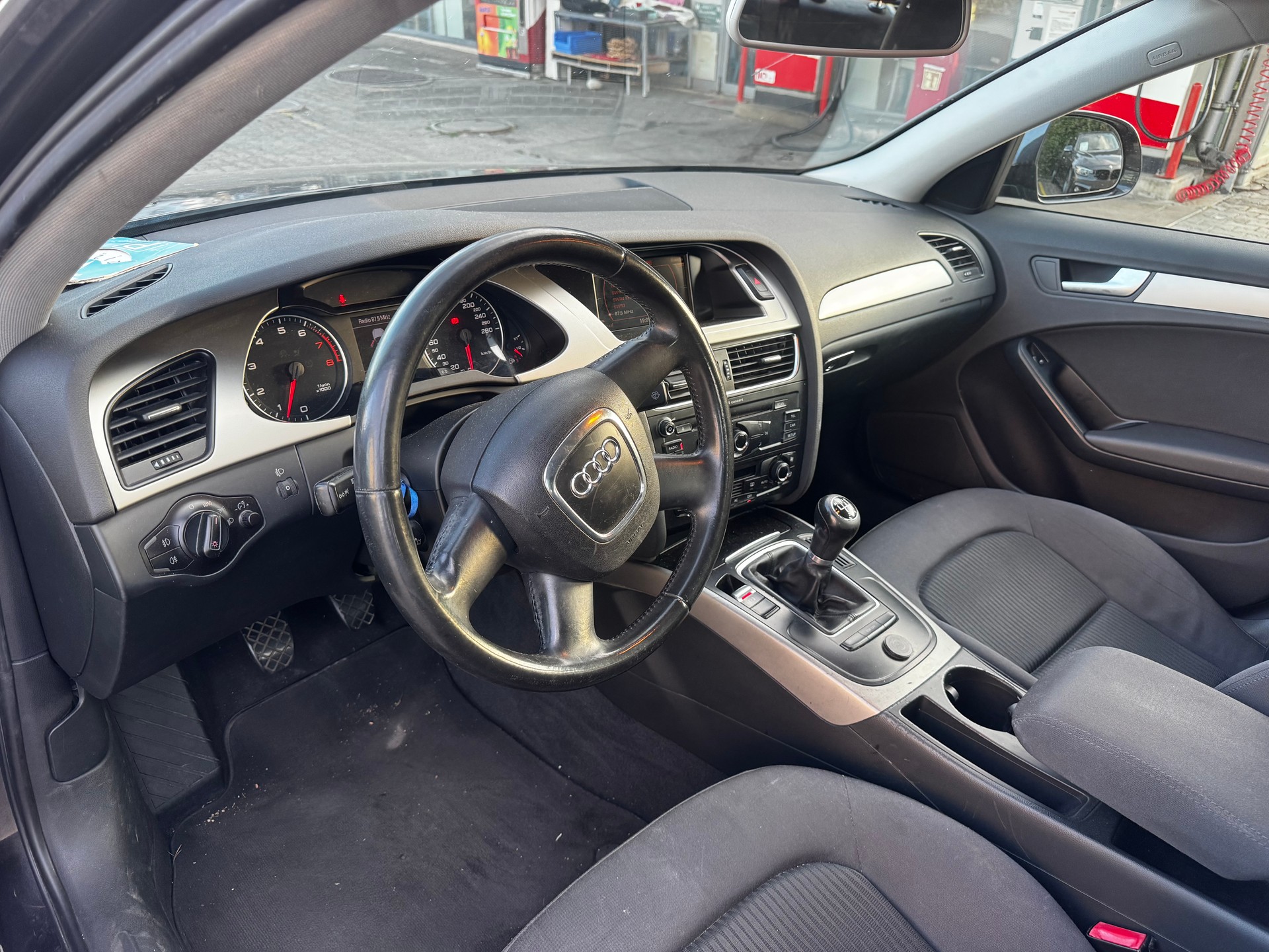 AUDI A4 Limousine 1.8 TFSI-image-4