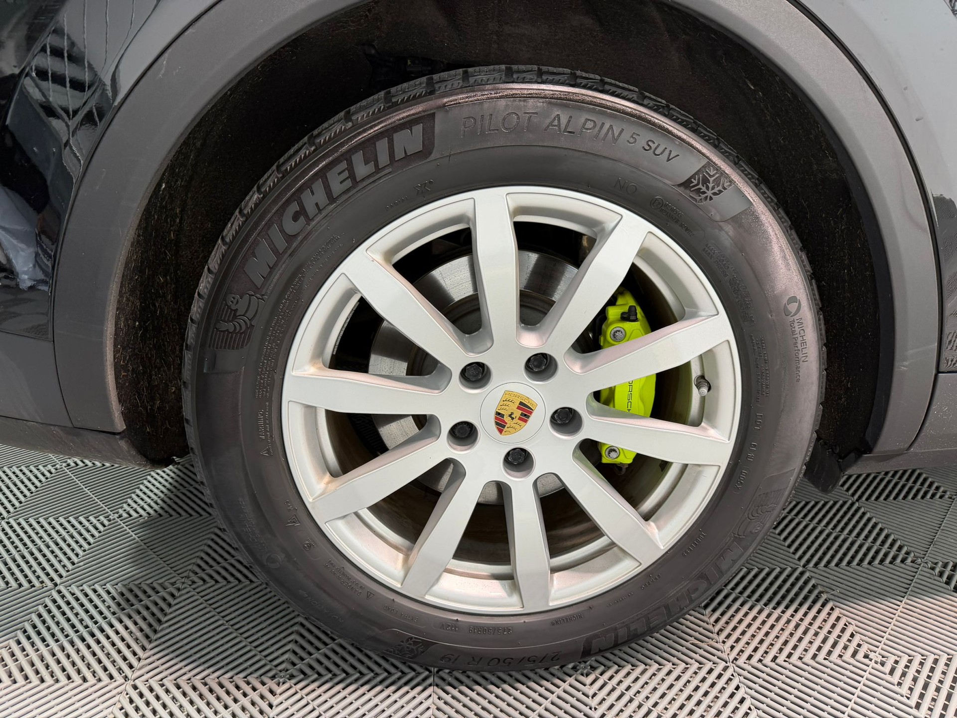 PORSCHE Cayenne E-Hybrid-image-26