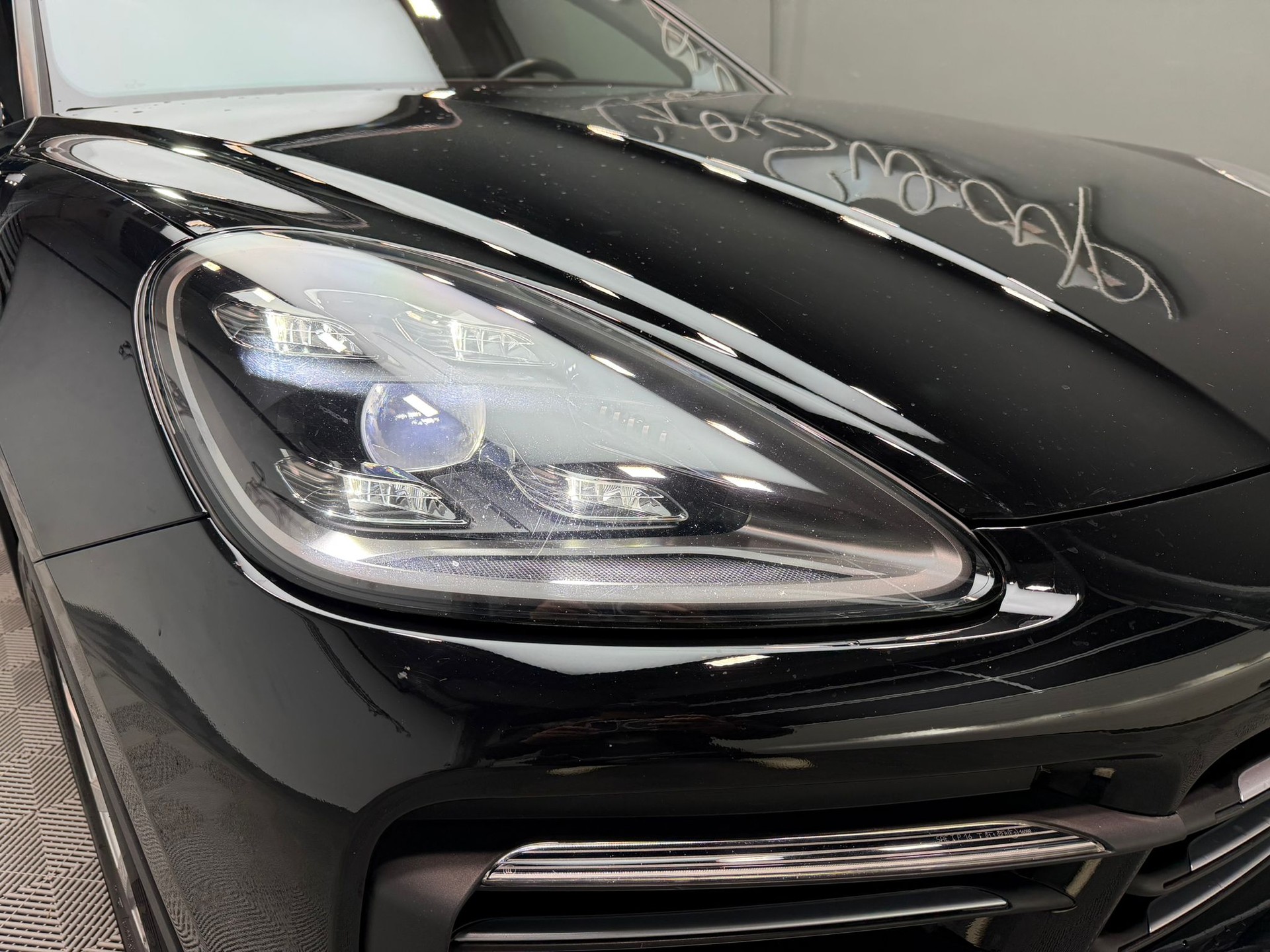 PORSCHE Cayenne E-Hybrid-image-1