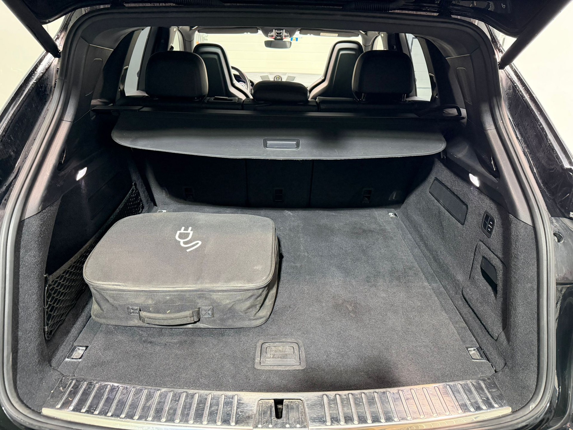 PORSCHE Cayenne E-Hybrid-image-23