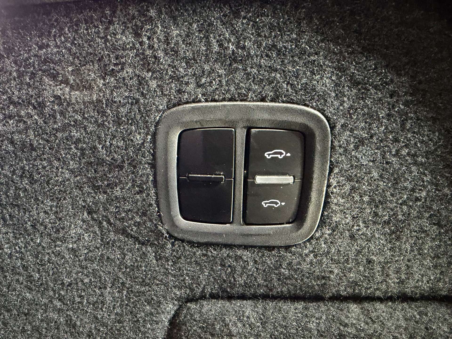 PORSCHE Cayenne E-Hybrid-image-24