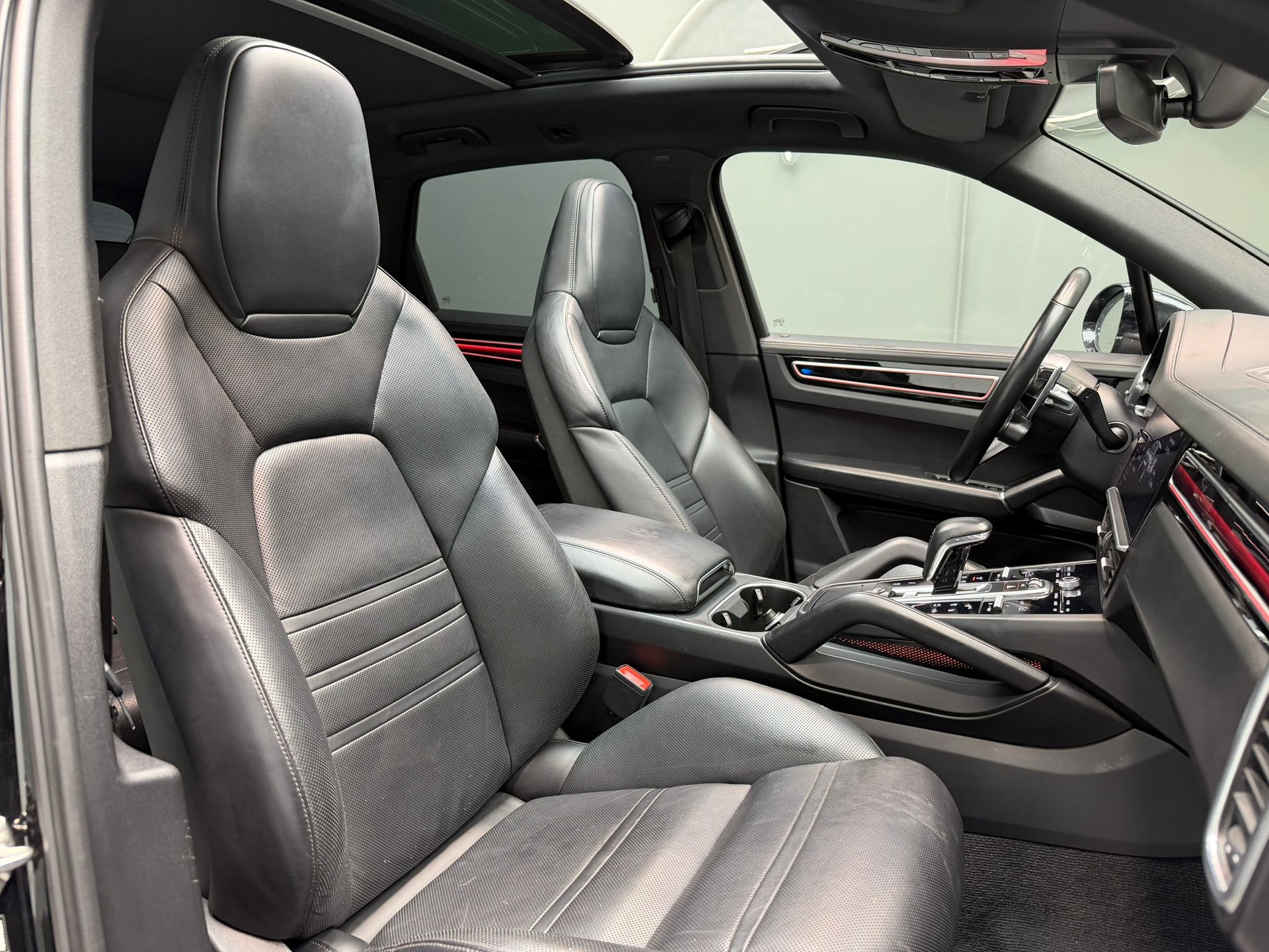 PORSCHE Cayenne E-Hybrid-image-11