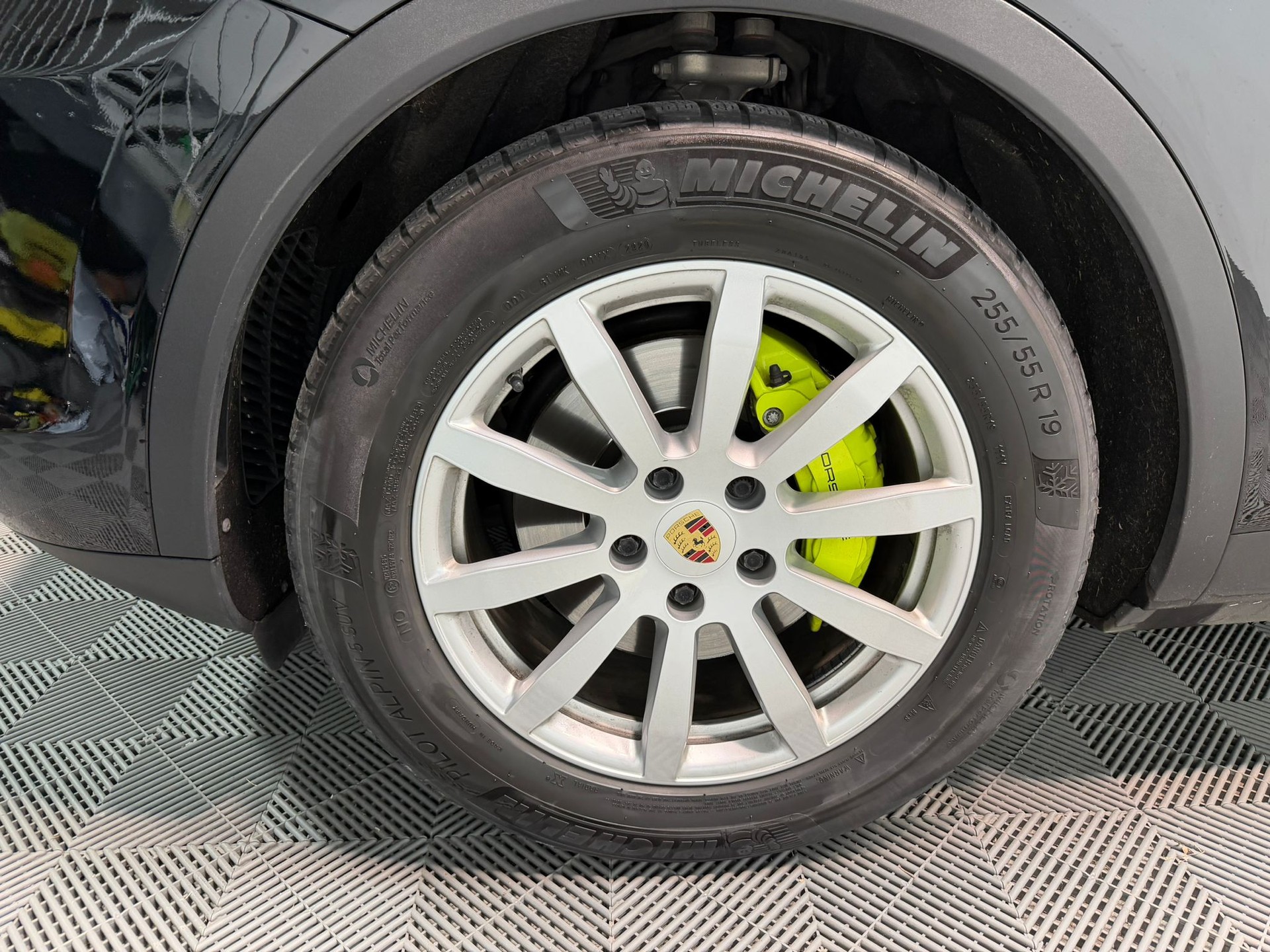 PORSCHE Cayenne E-Hybrid-image-28