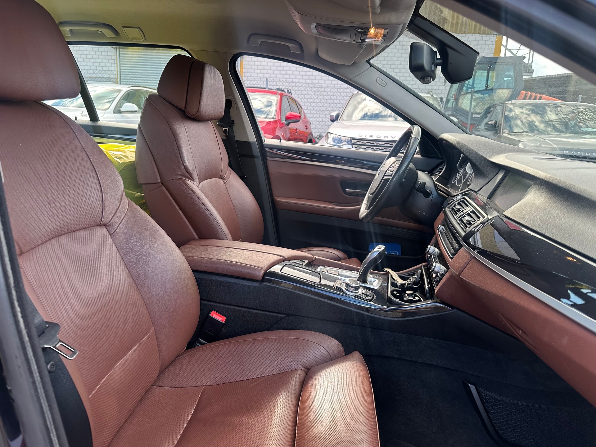 BMW 528i xDrive Touring Steptronic-image-2