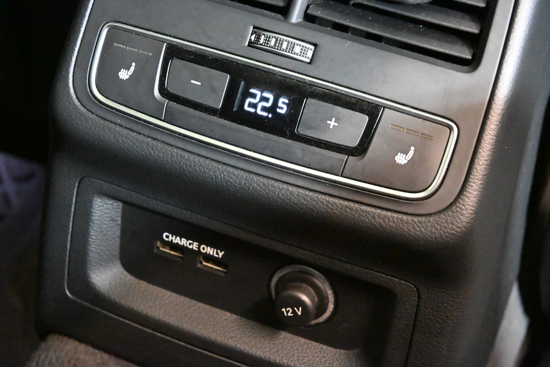 AUDI A4 Avant 40 TFSI S line S-tronic quattro-image-11