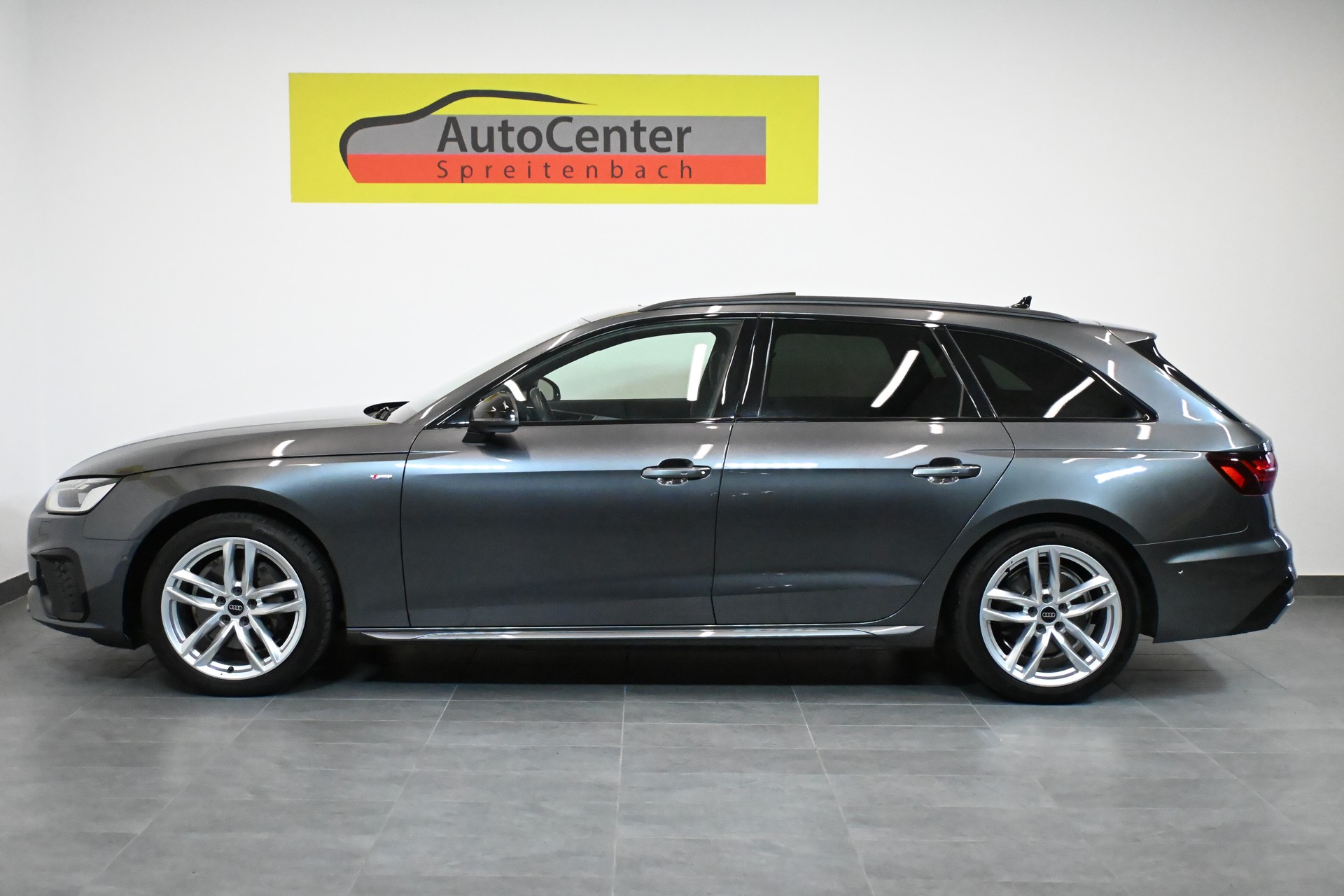 AUDI A4 Avant 40 TFSI S line S-tronic quattro-image-13