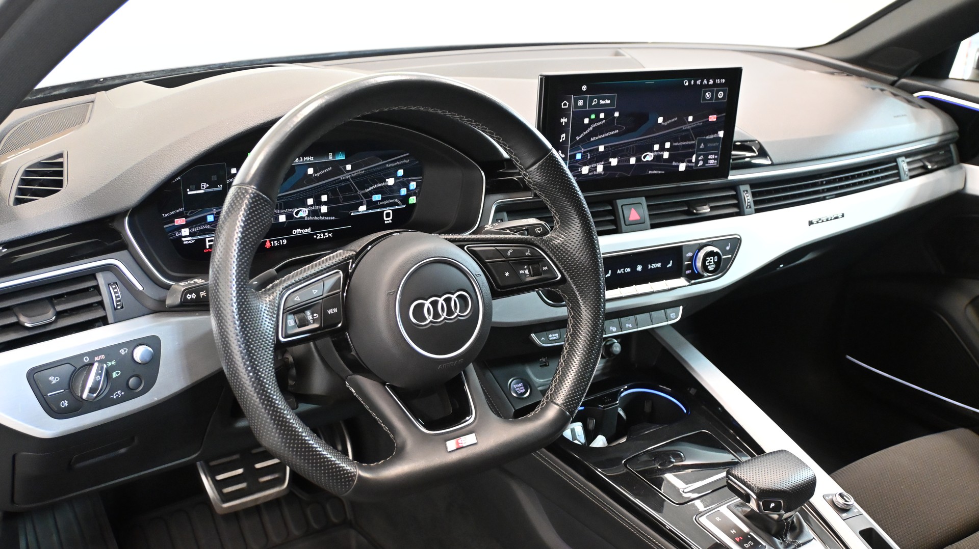 AUDI A4 Avant 40 TFSI S line S-tronic quattro-image-2