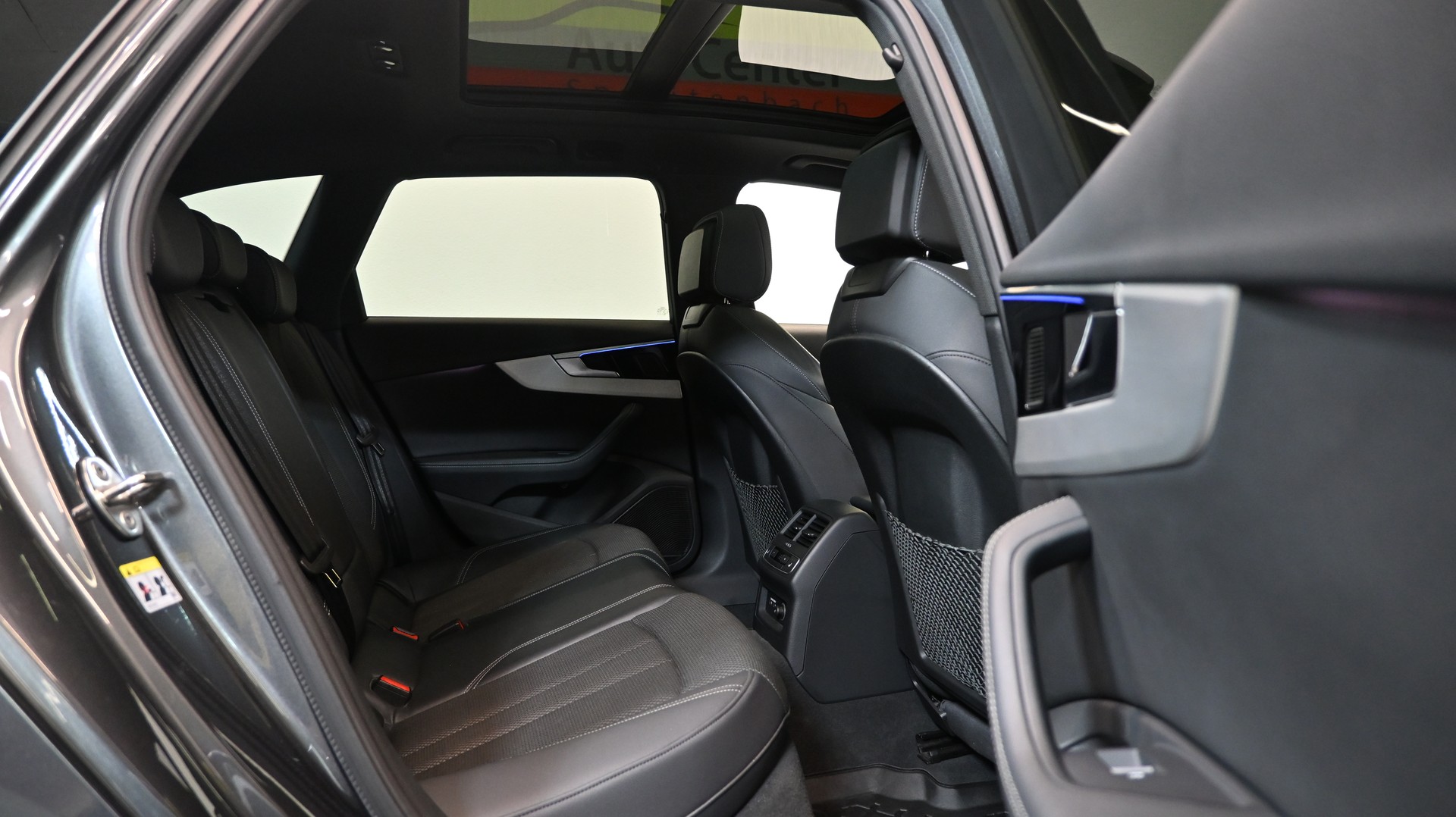 AUDI A4 Avant 40 TFSI S line S-tronic quattro-image-5
