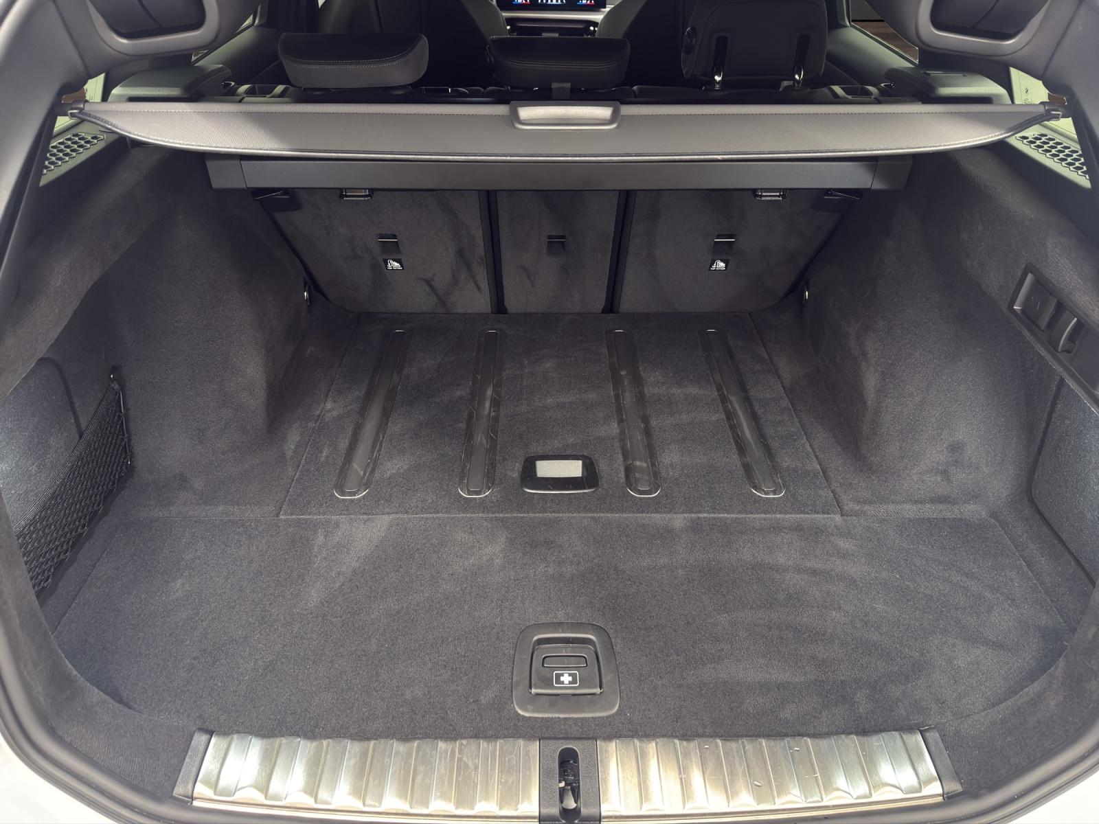 BMW M3 Competition xDrive Touring-image-22