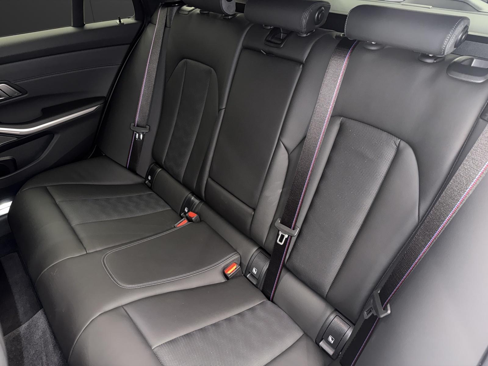 BMW M3 Competition xDrive Touring-image-15