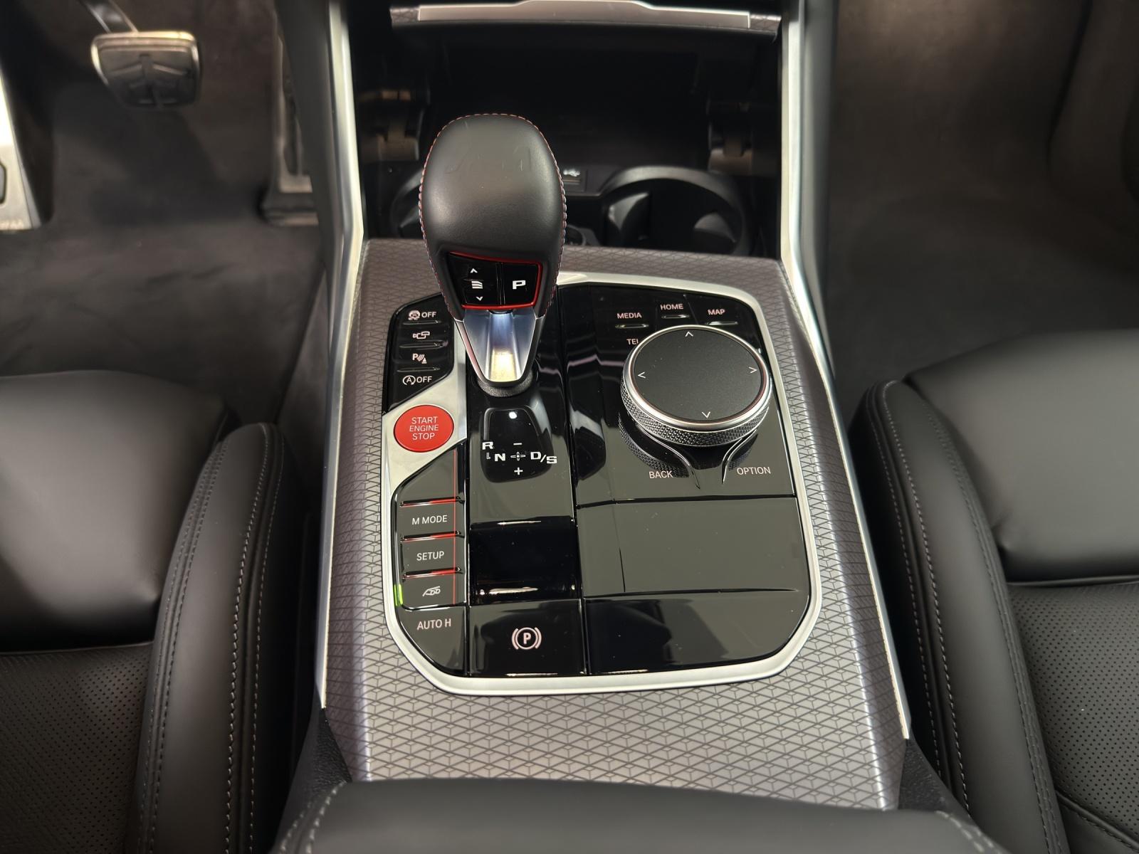 BMW M3 Competition xDrive Touring-image-16